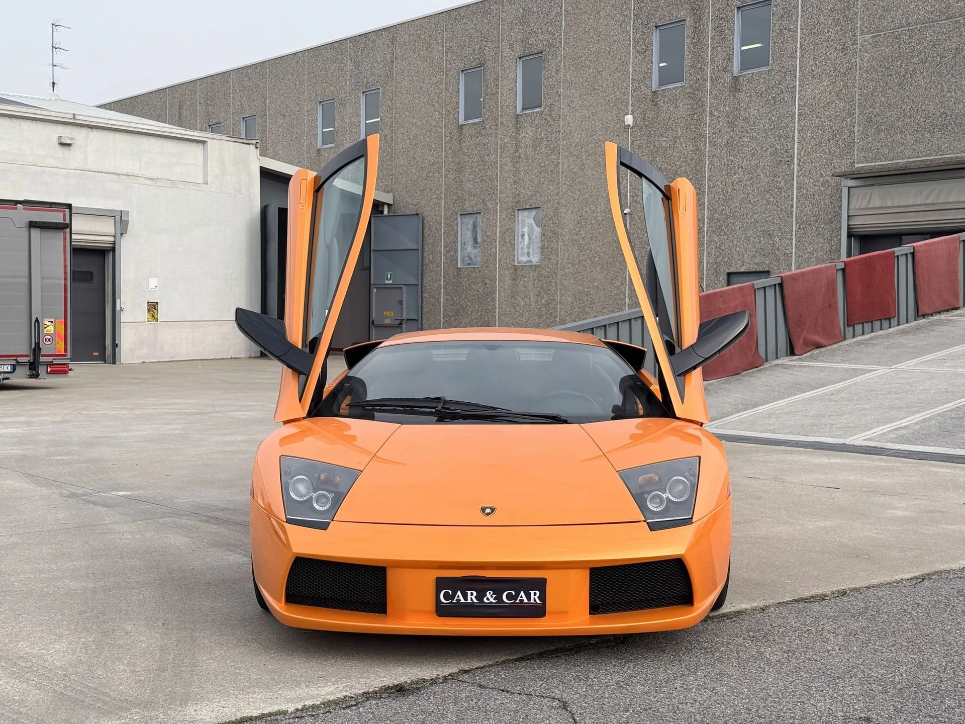 2001 Lamborghini Murciélago, 3/24