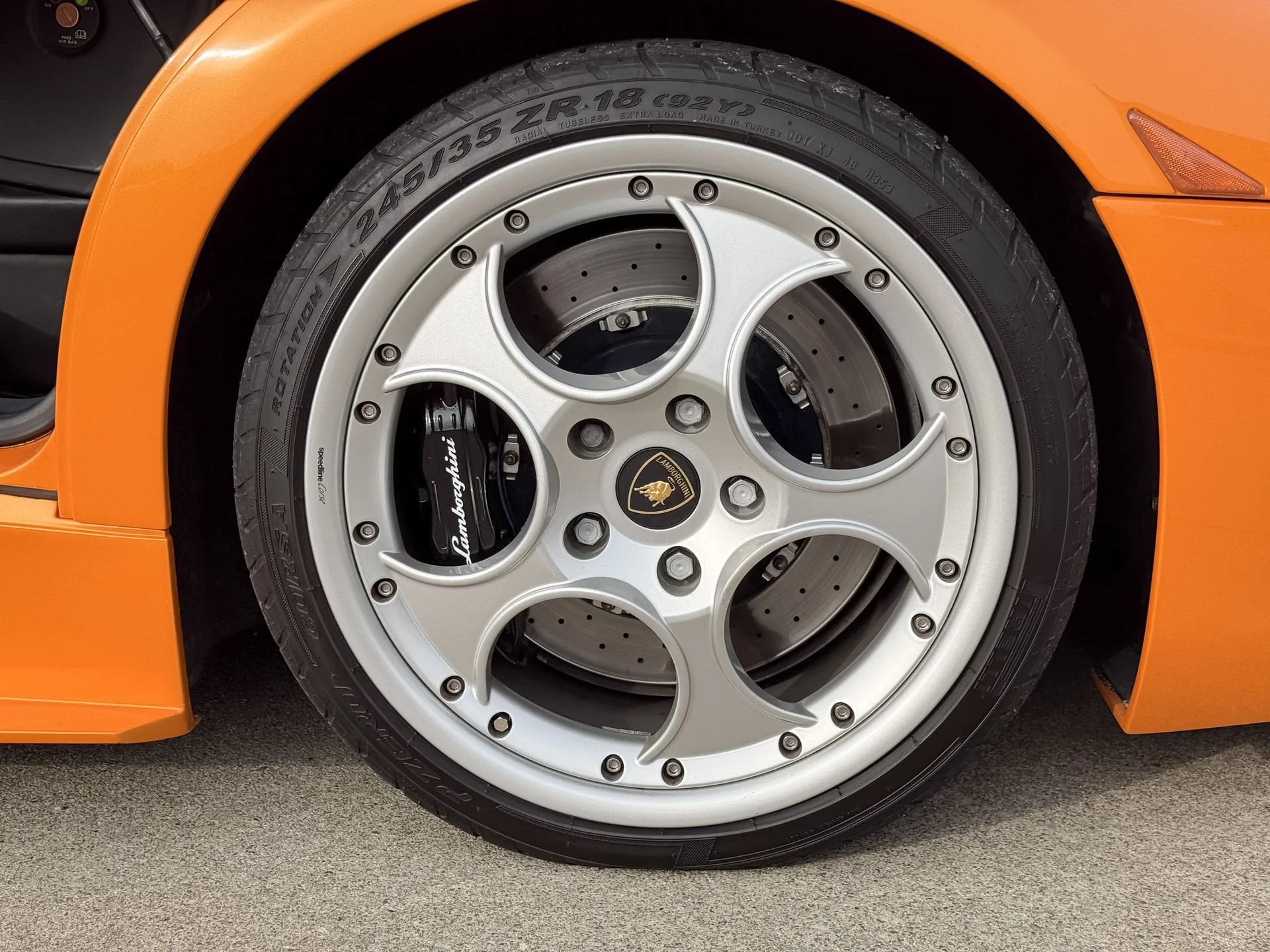 2001 Lamborghini Murciélago, 7/24