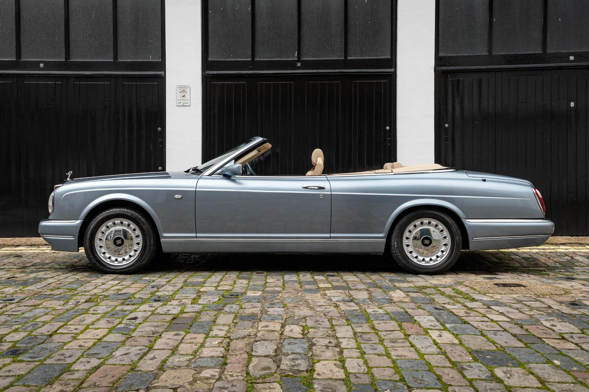 2001 Rolls-Royce Corniche V, 4/30