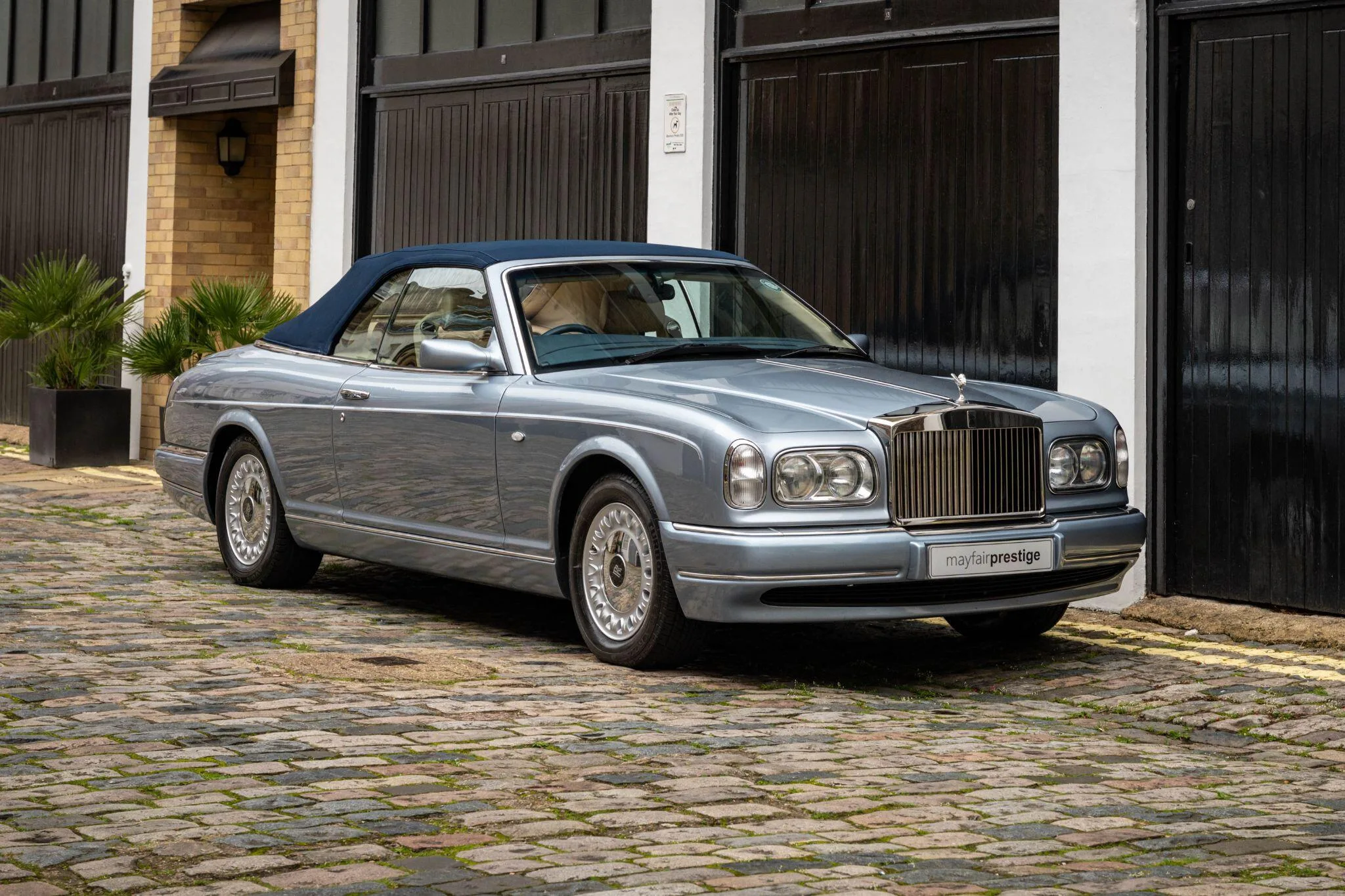 2001 Rolls-Royce Corniche V, 5/30