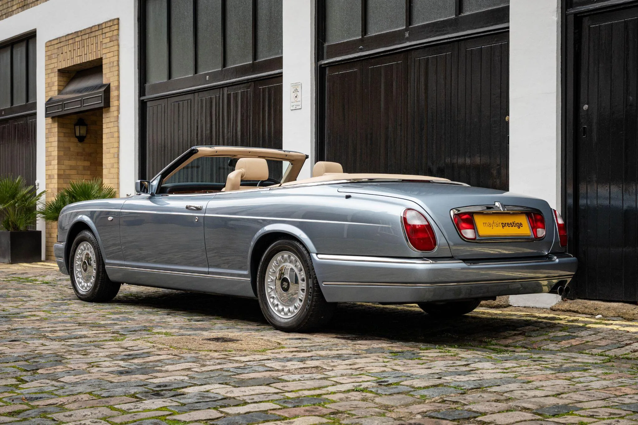 2001 Rolls-Royce Corniche V, 7/30