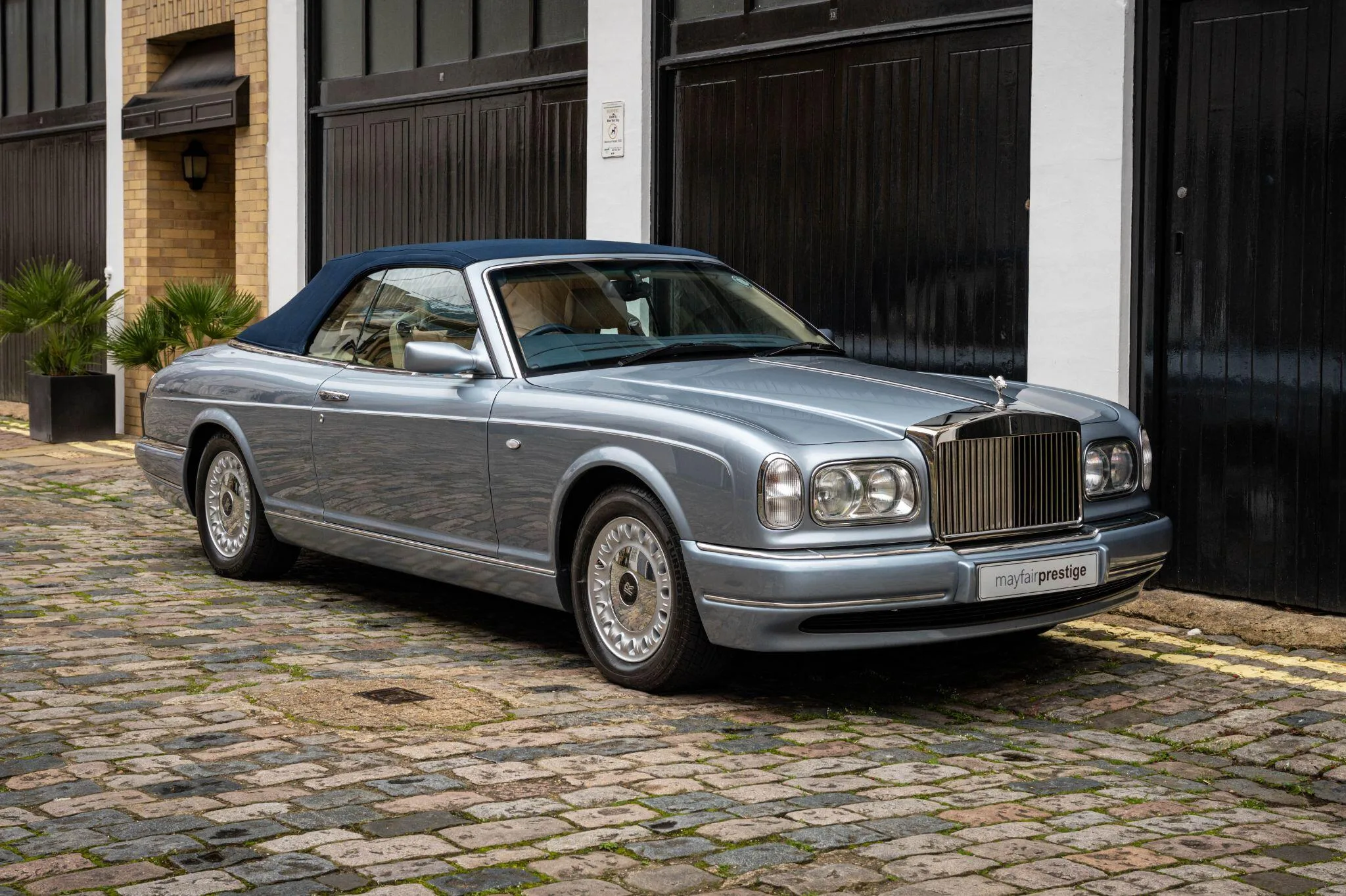 2001 Rolls-Royce Corniche V, 9/30