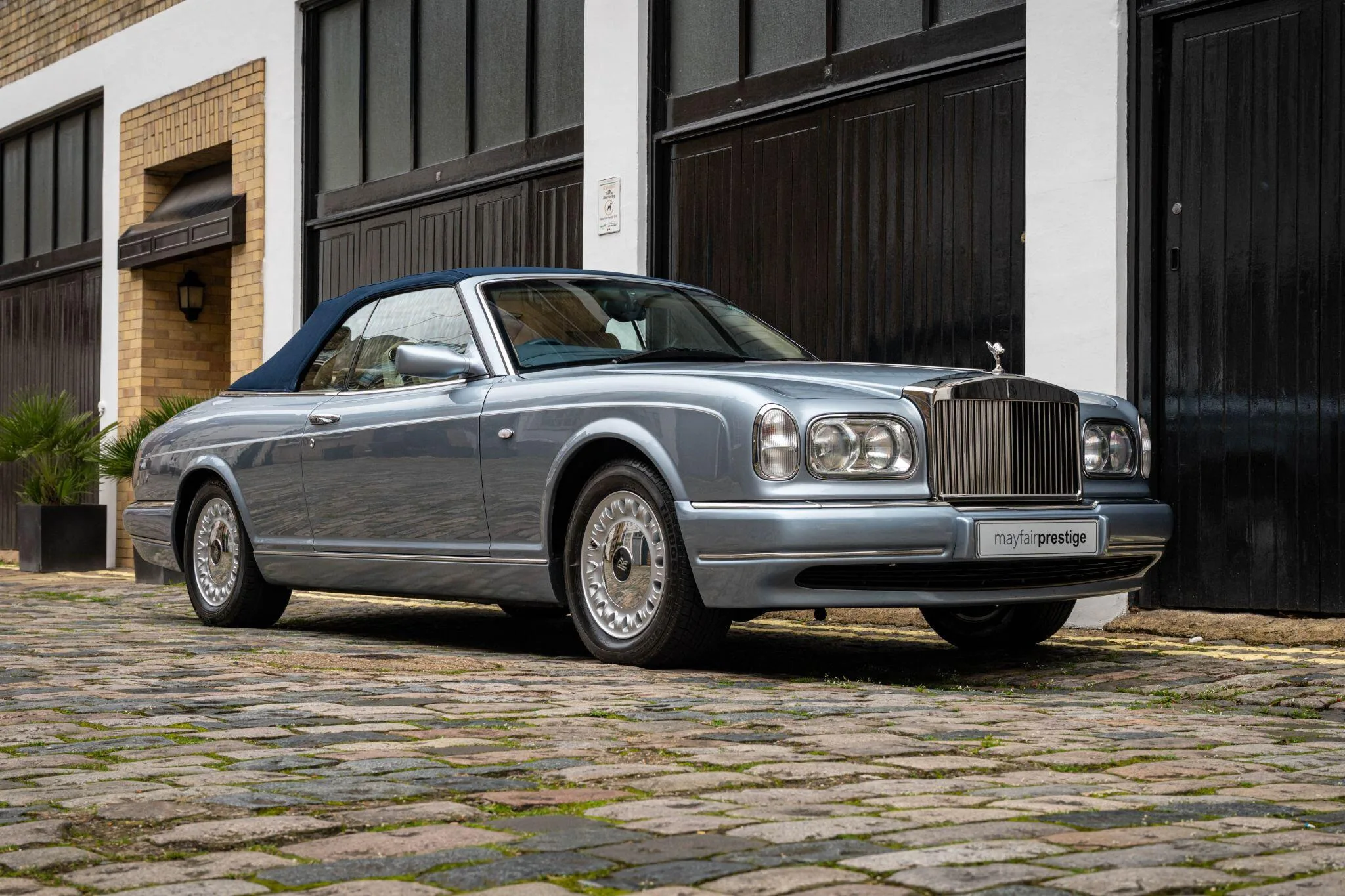 2001 Rolls-Royce Corniche V, 10/30