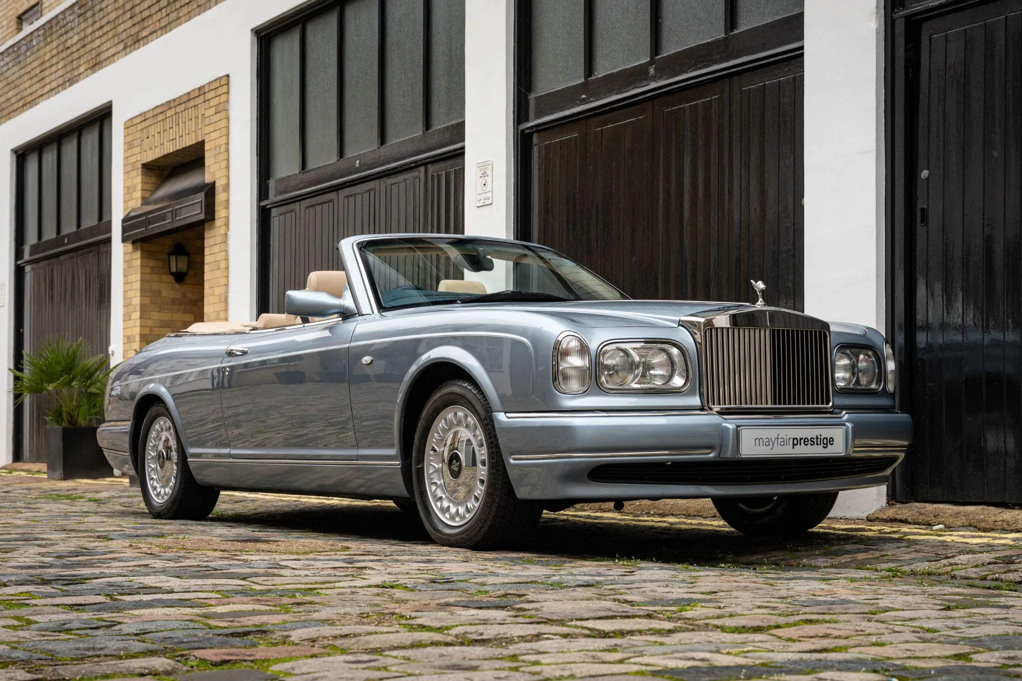 2001 Rolls-Royce Corniche V, 11/30