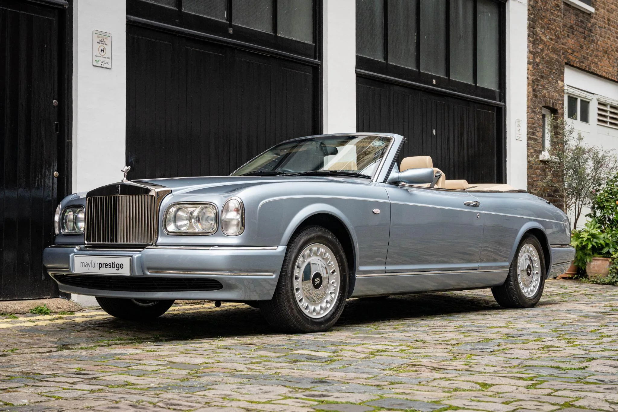 2001 Rolls-Royce Corniche V, 19/30