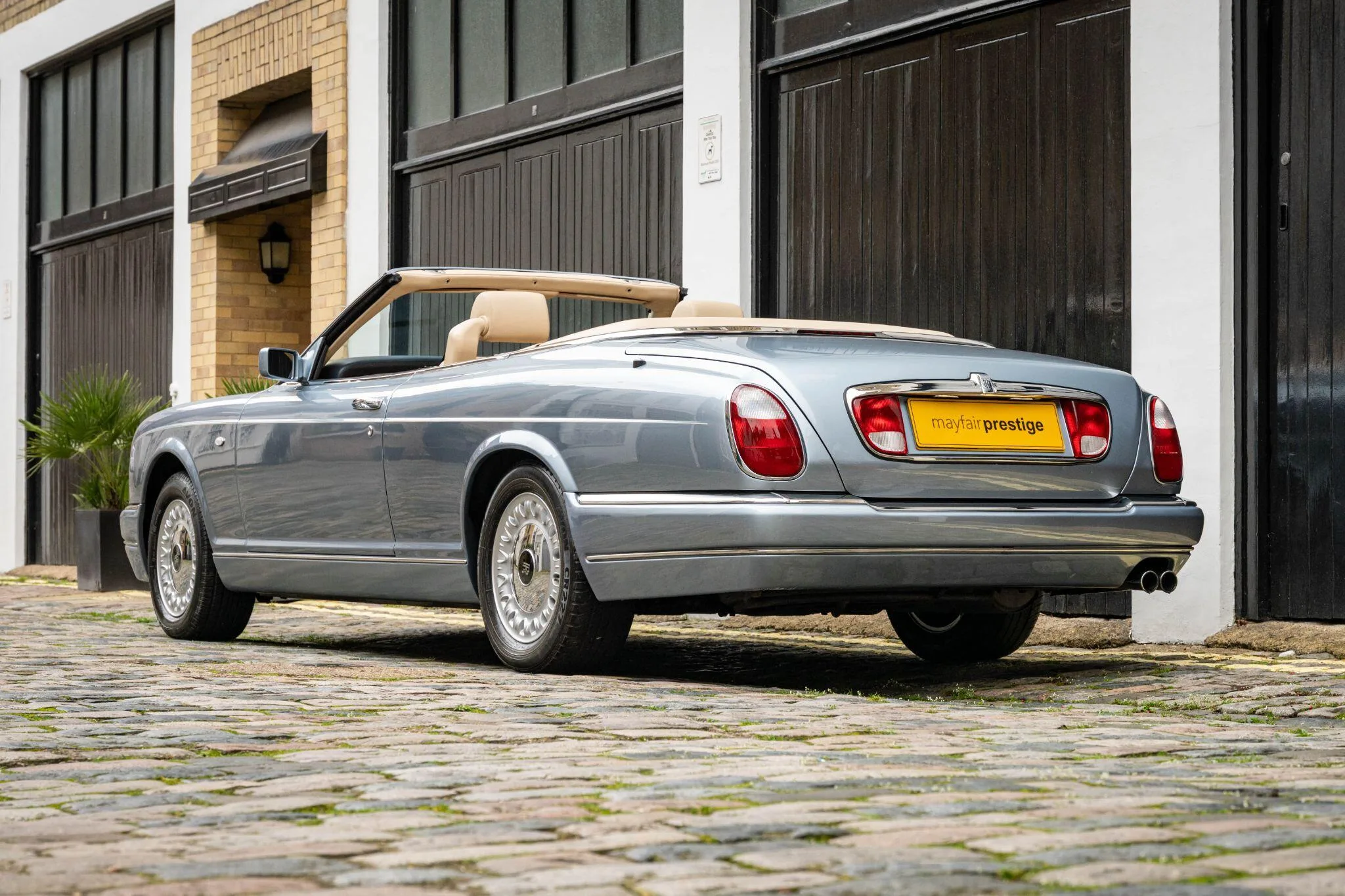 2001 Rolls-Royce Corniche V, 23/30