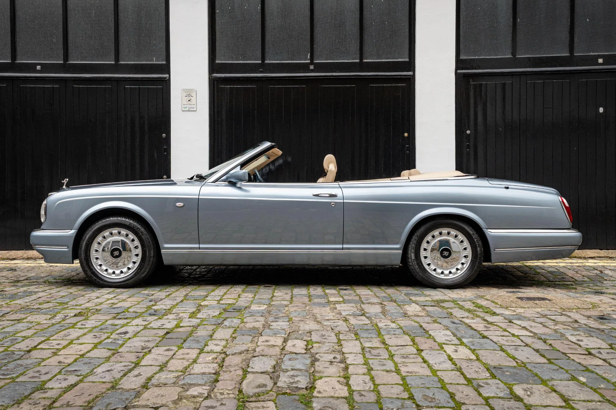 2001 Rolls-Royce Corniche V, 25/30