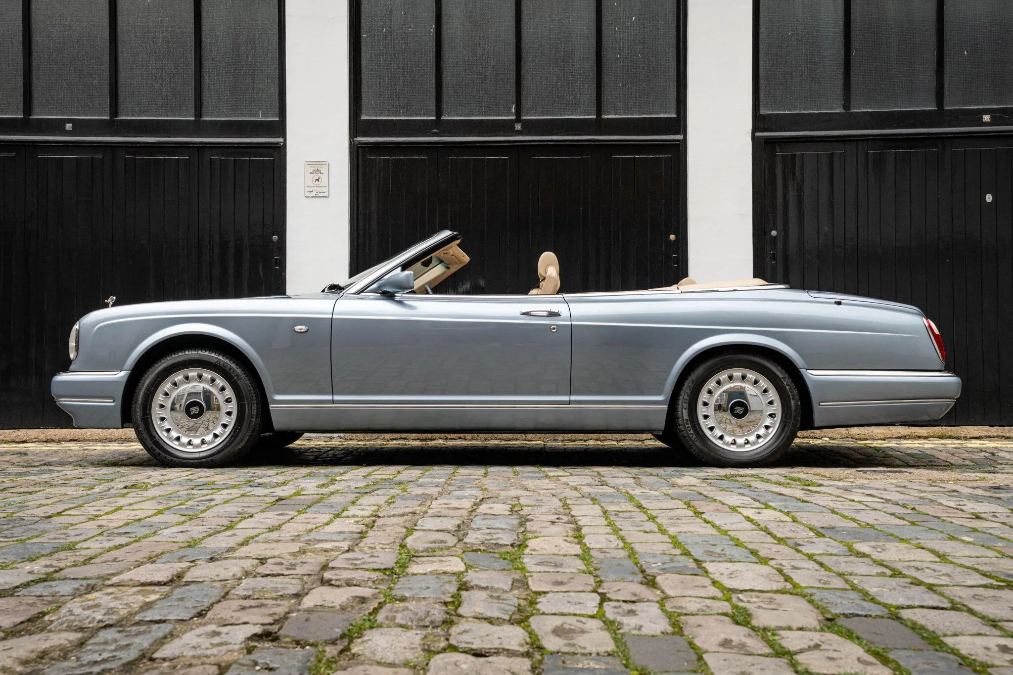 2001 Rolls-Royce Corniche V, 26/30