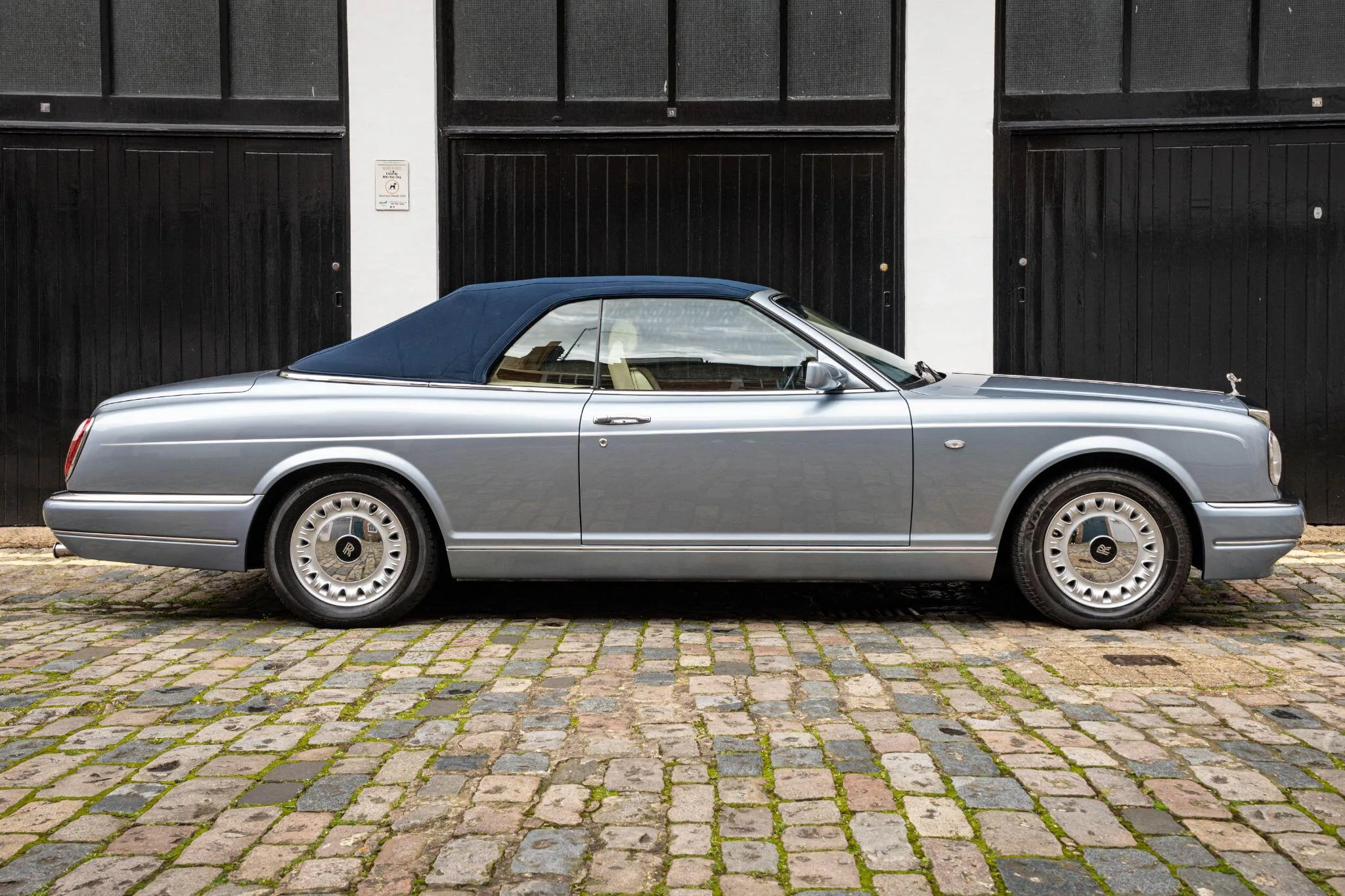 2001 Rolls-Royce Corniche V, 30/30