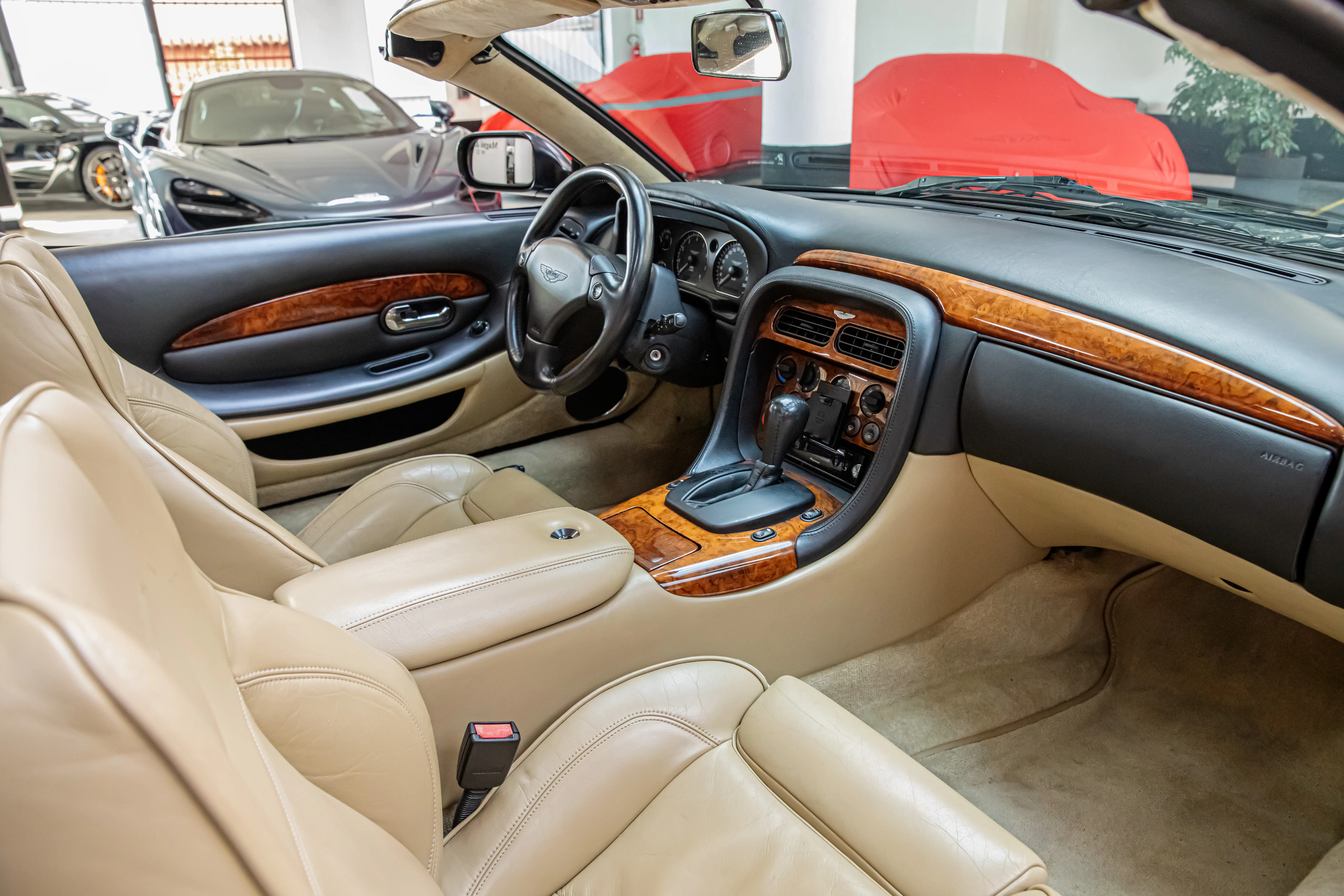 2002 Aston Martin DB7 Vantage Volante, 15/30