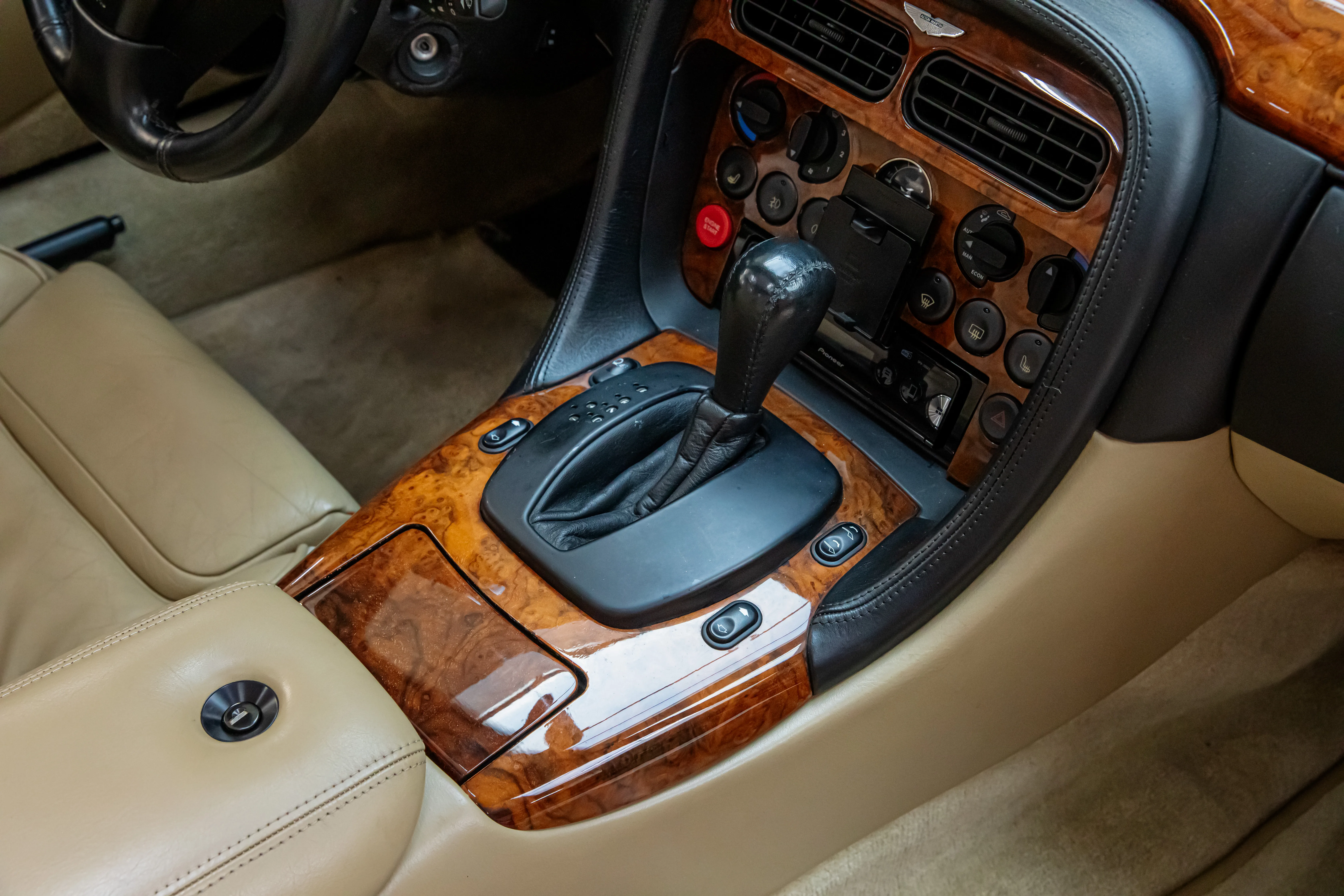 2002 Aston Martin DB7 Vantage Volante, 19/30