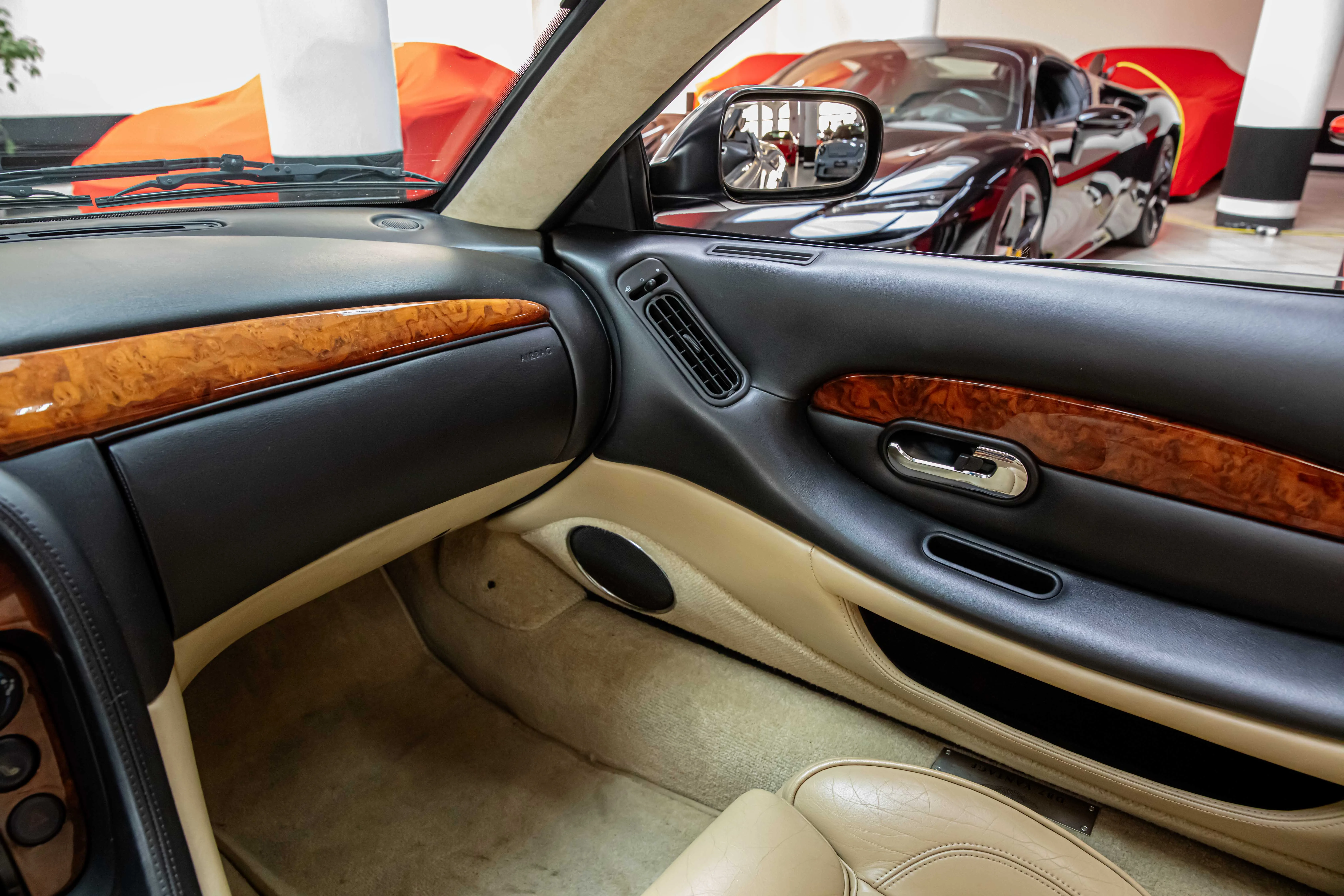 2002 Aston Martin DB7 Vantage Volante, 20/30