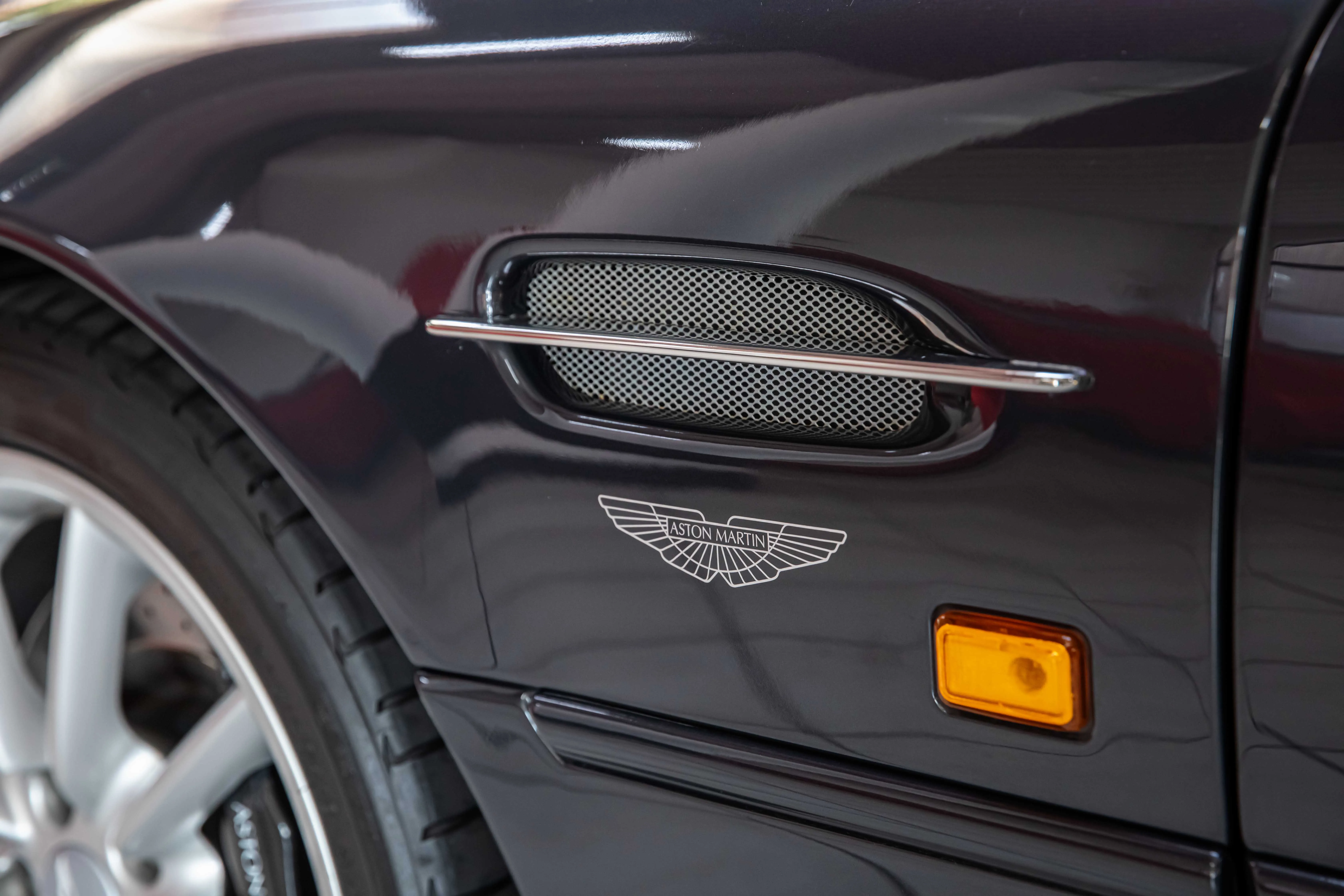 2002 Aston Martin DB7 Vantage Volante, 28/30
