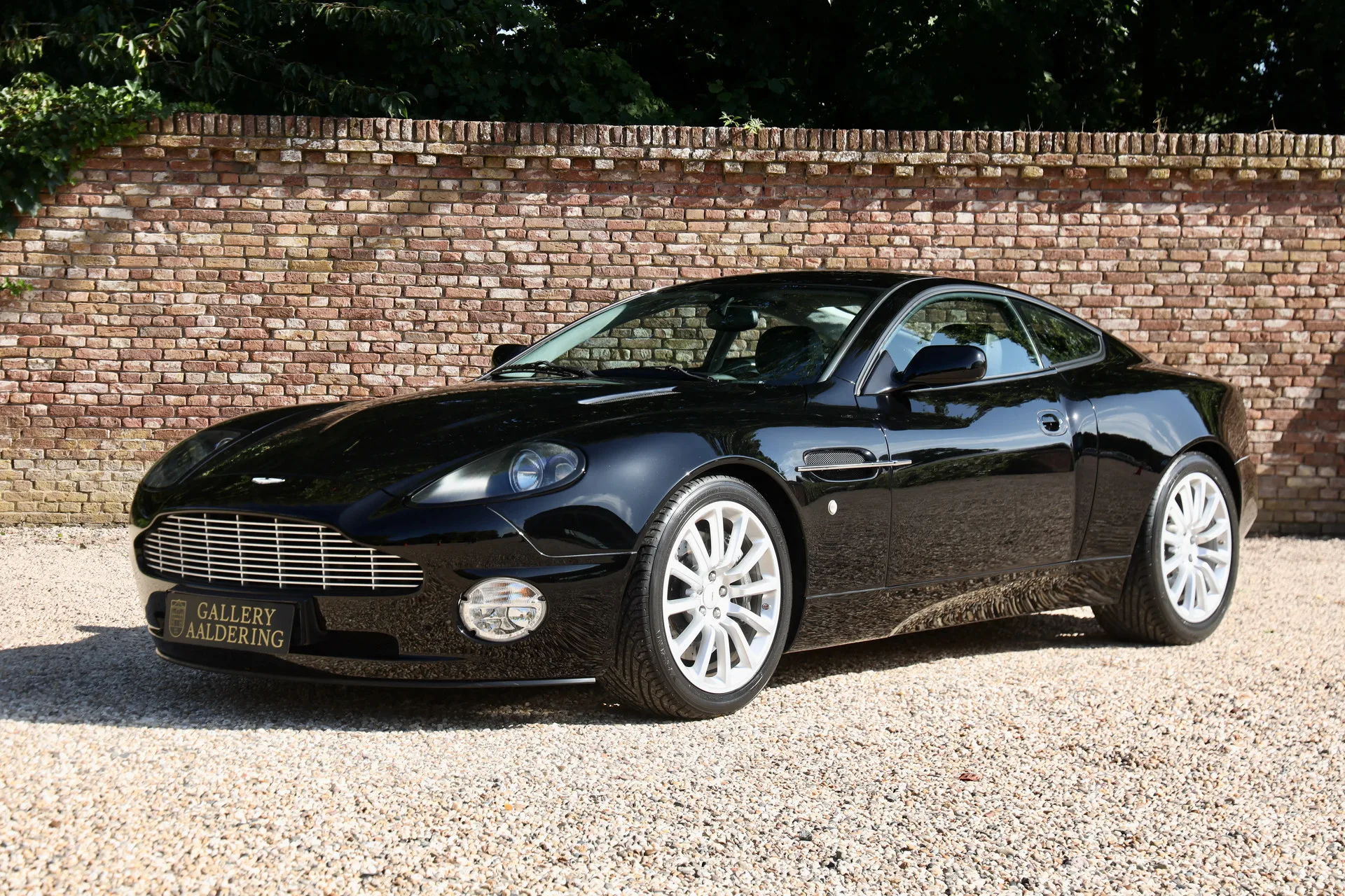 2002 Aston Martin V12 Vanquish offered by a specialist dealer in Brummen, Netherlands, main photo