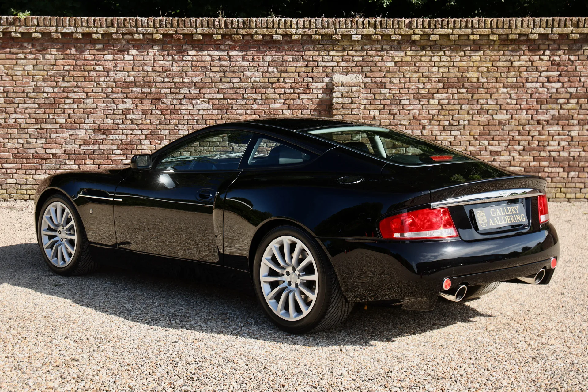 2002 Aston Martin V12 Vanquish, 12/30