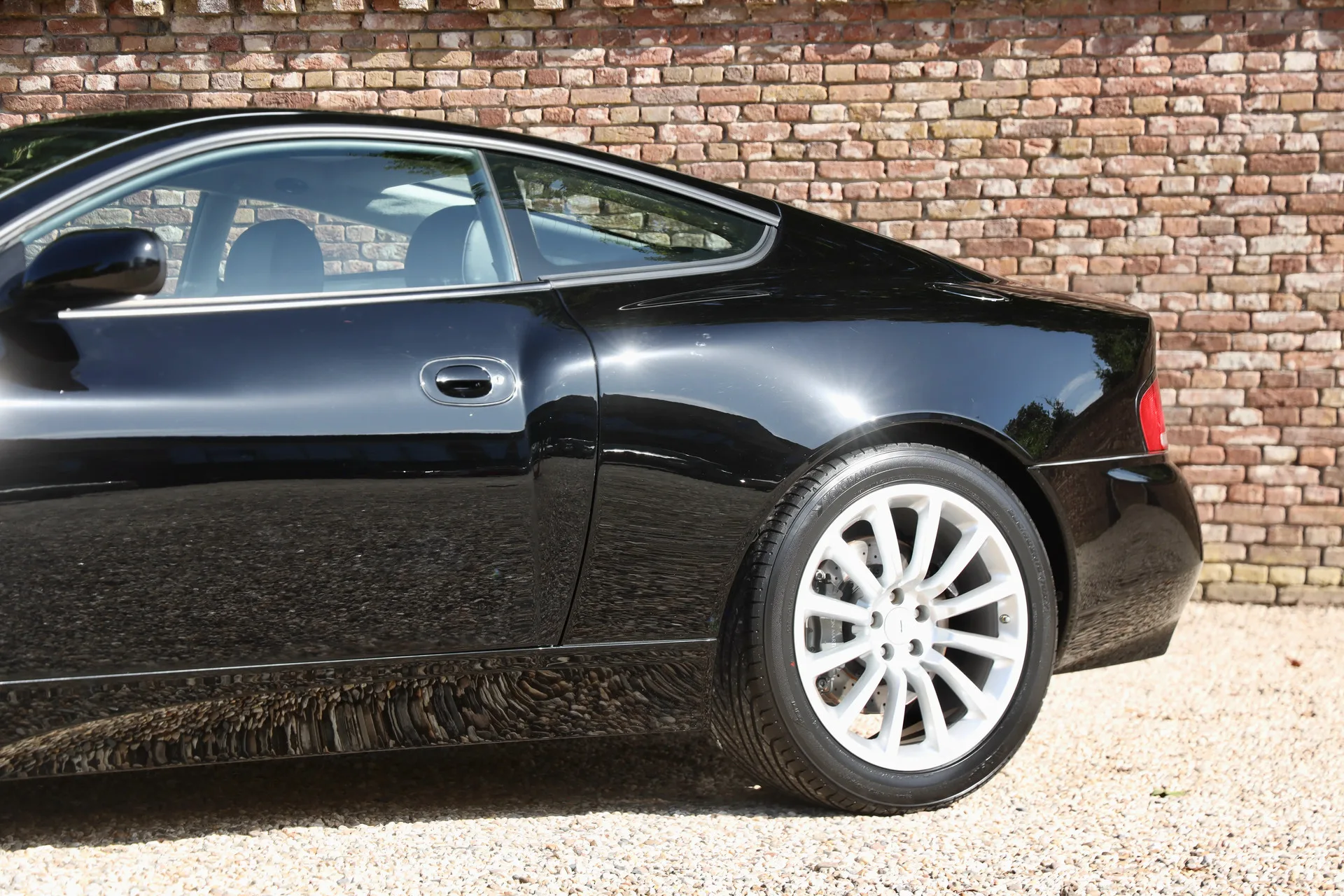 2002 Aston Martin V12 Vanquish, 20/30