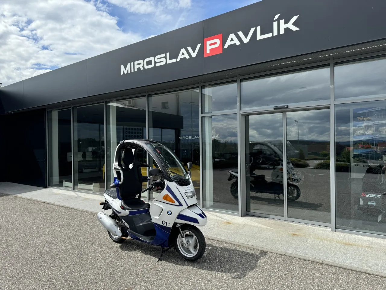 2002 BMW C1 125 angeboten von einem Fachhändler in Písek, Tschechien, Hauptfoto