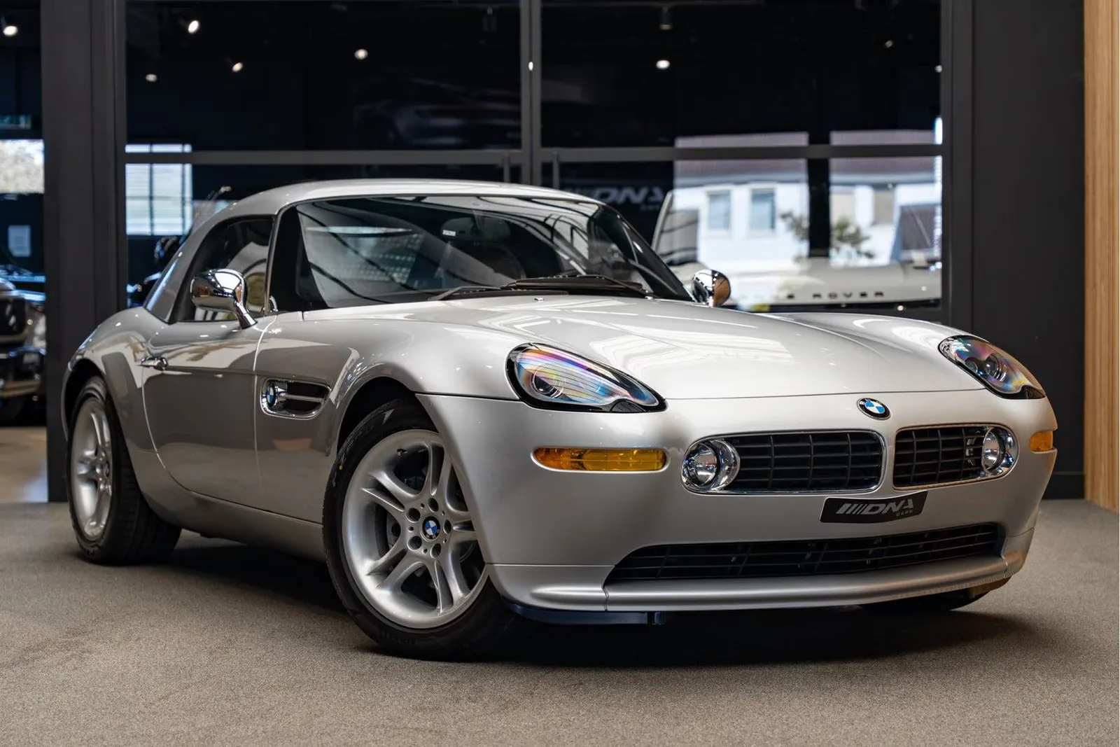 2002 BMW Z8, 2/30