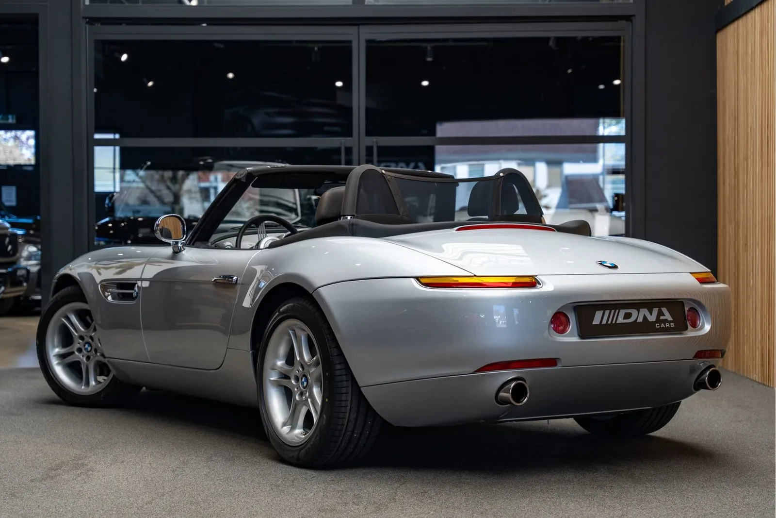 2002 BMW Z8, 7/30