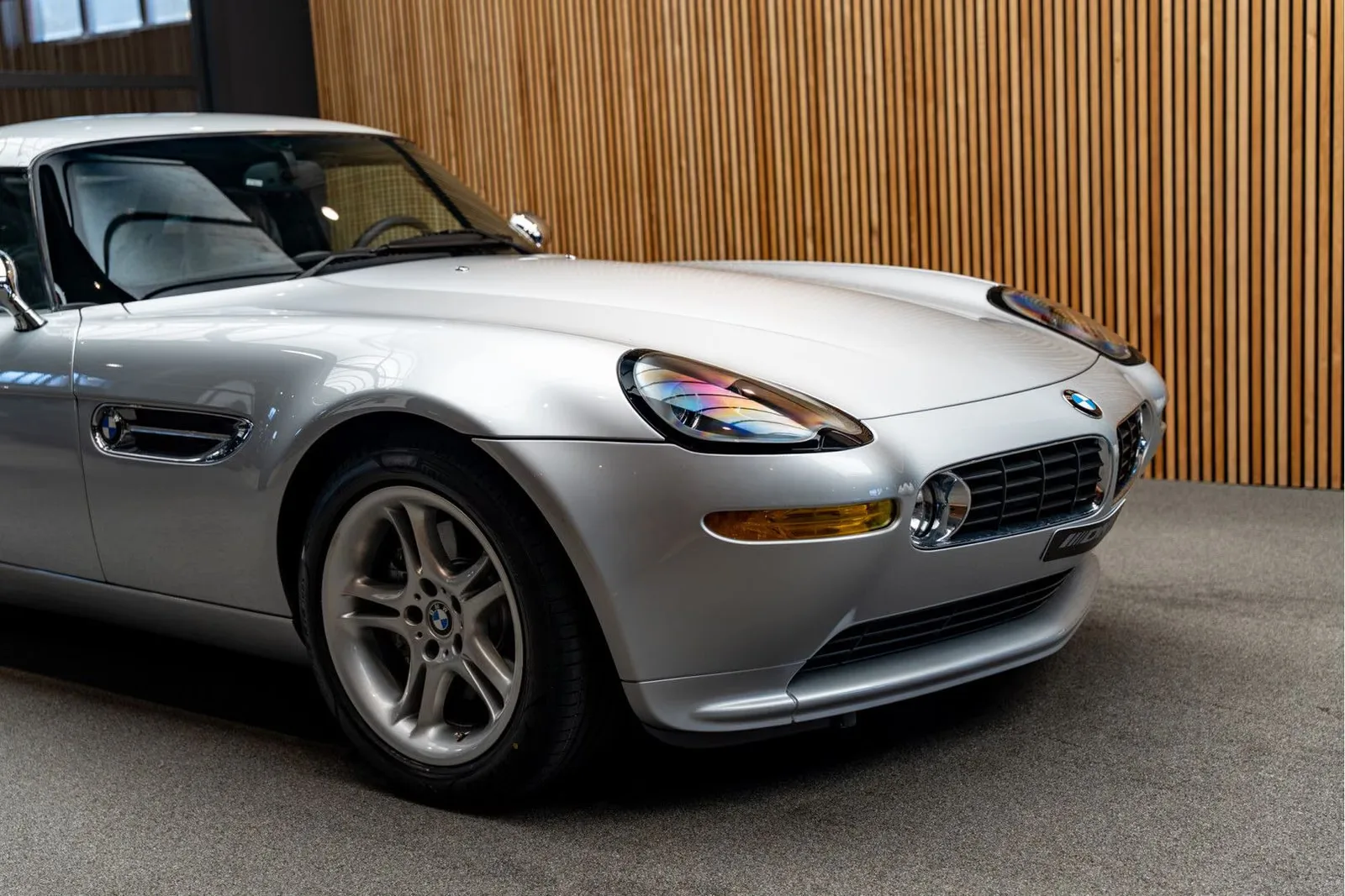 2002 BMW Z8, 12/30