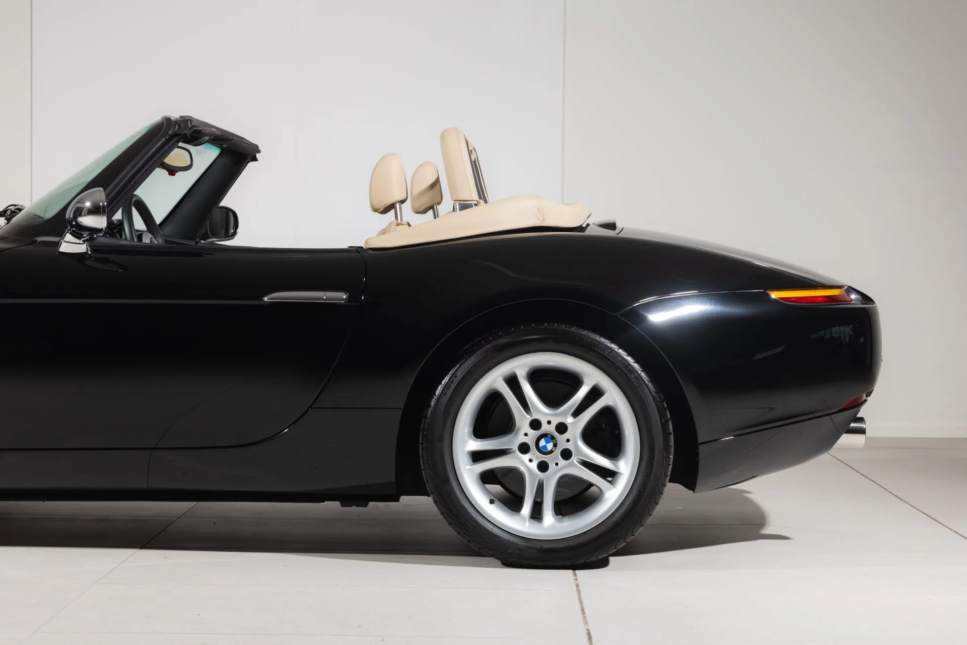 2002 BMW Z8, 4/27