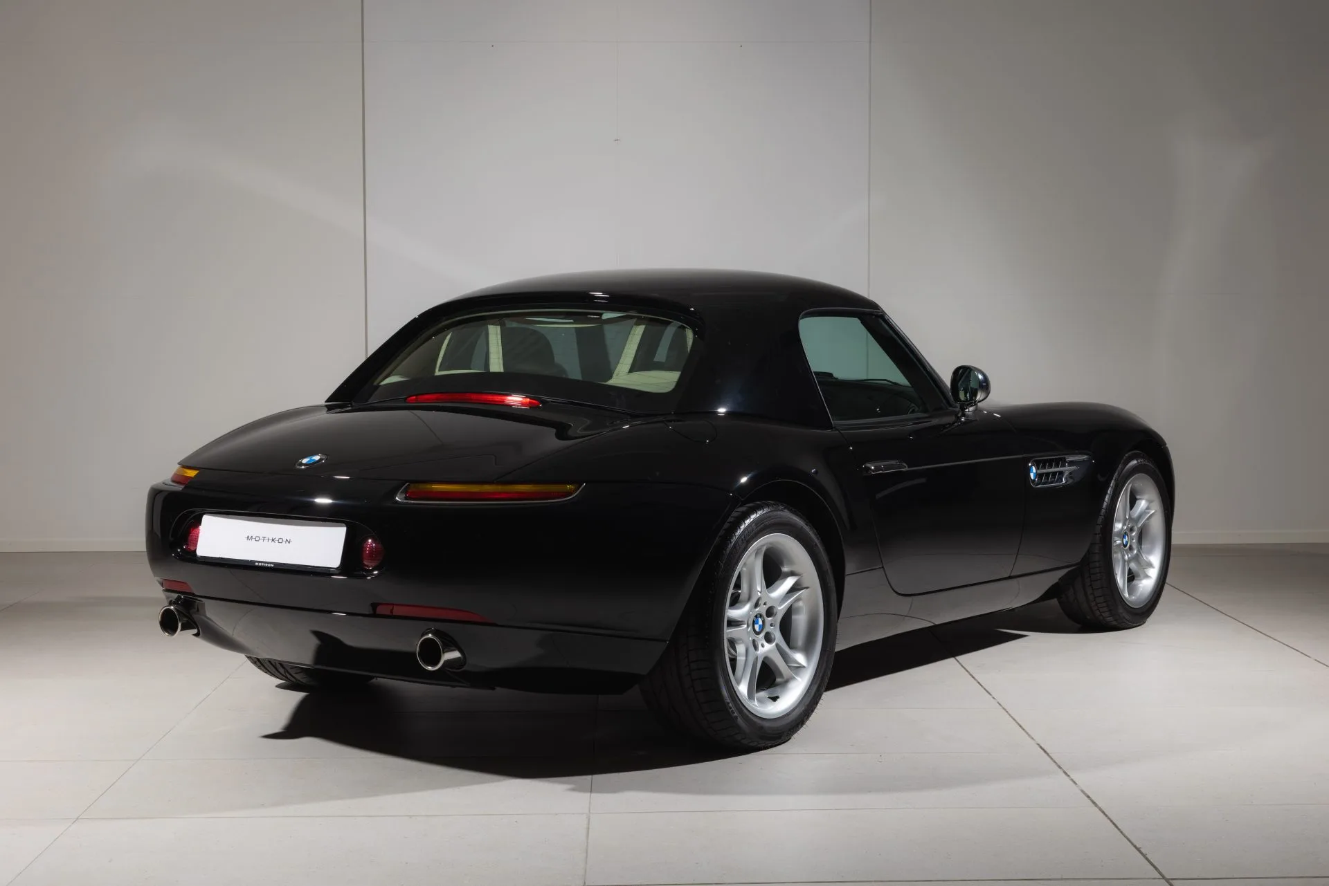 2002 BMW Z8, 8/27