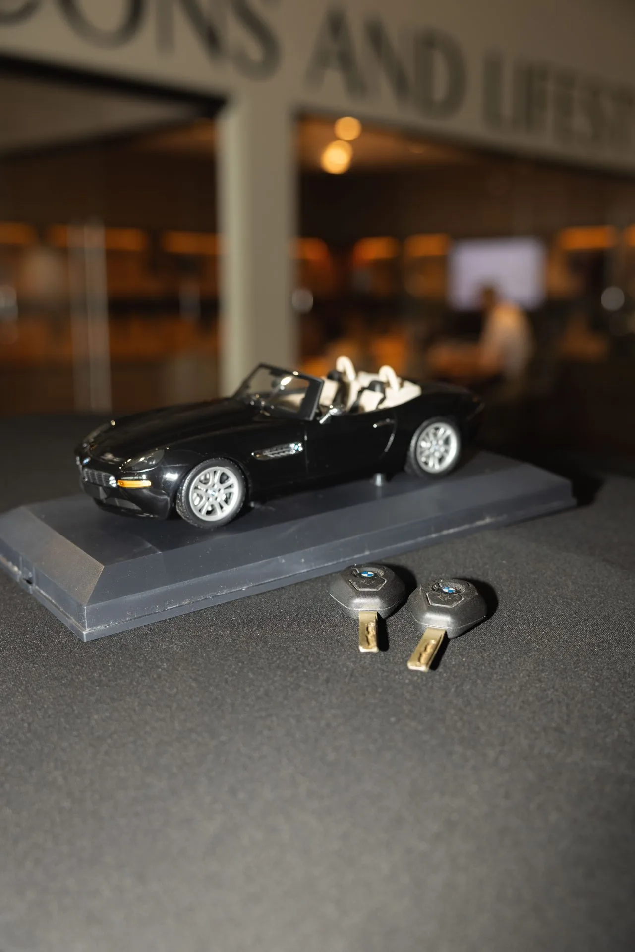2002 BMW Z8, 26/27