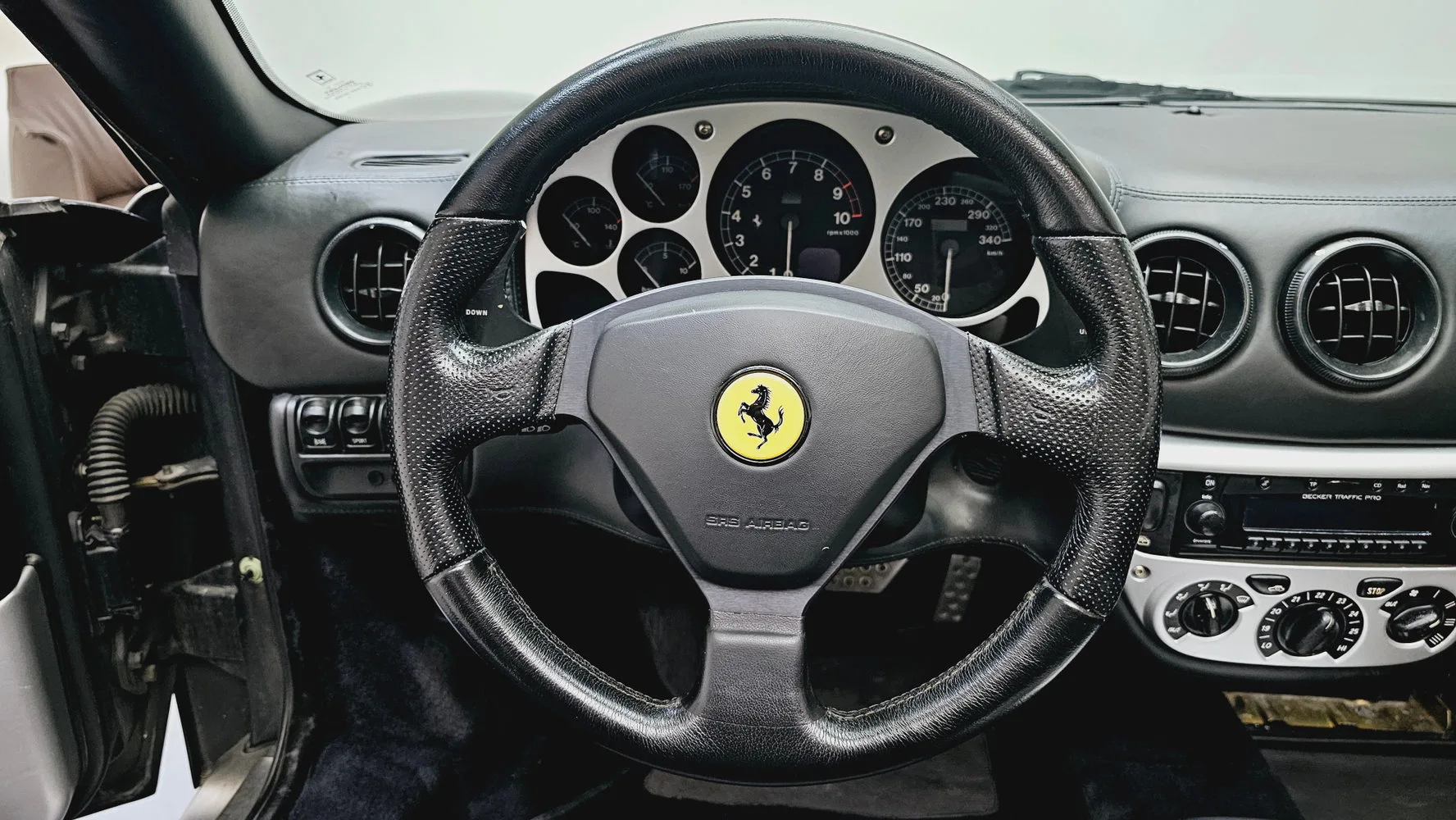 2002 Ferrari 360 Spider, 16/19