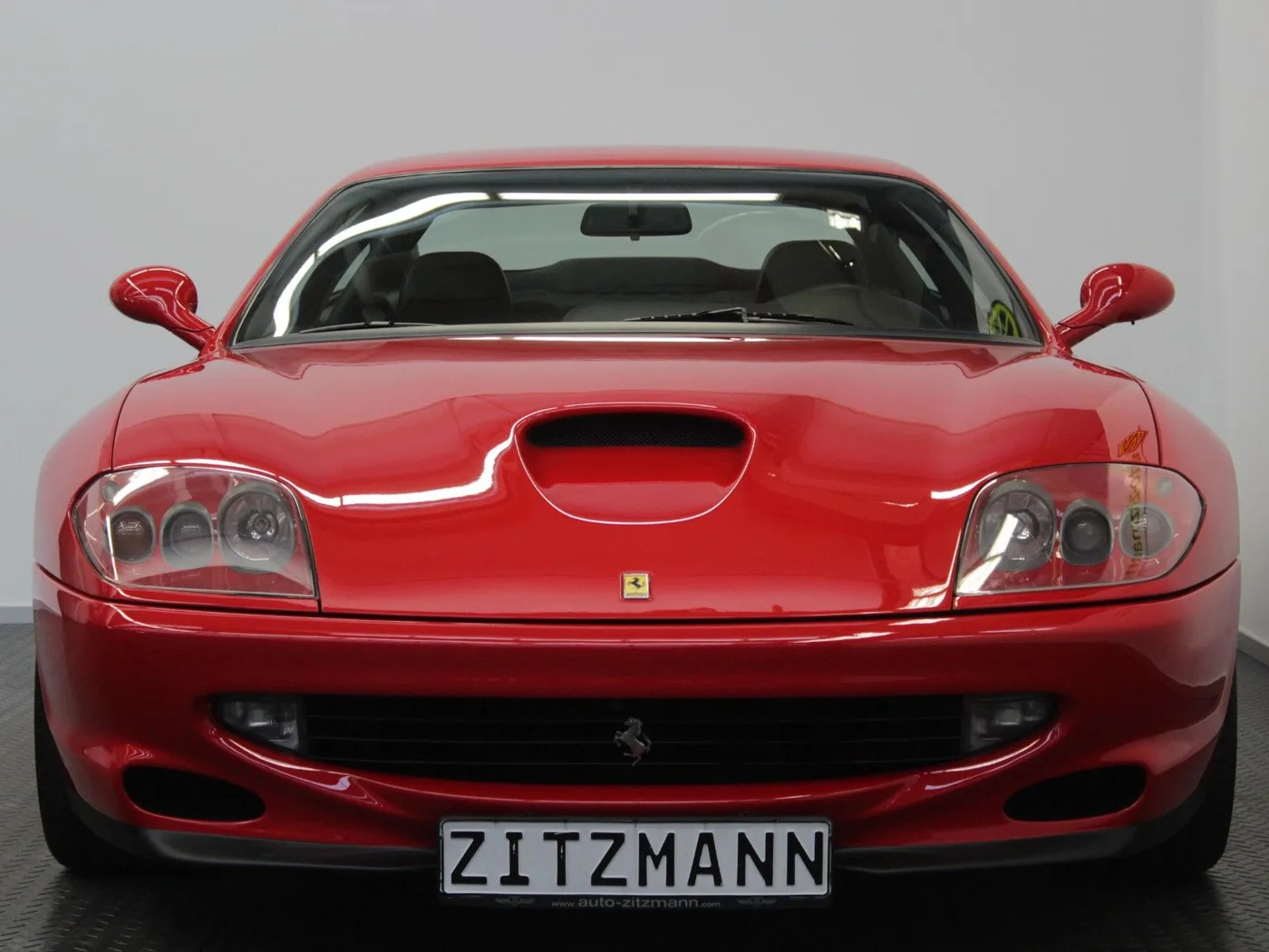 2002 Ferrari 550 Maranello offered by a specialist dealer in Nuremberg, Germany, photo 9 of 15