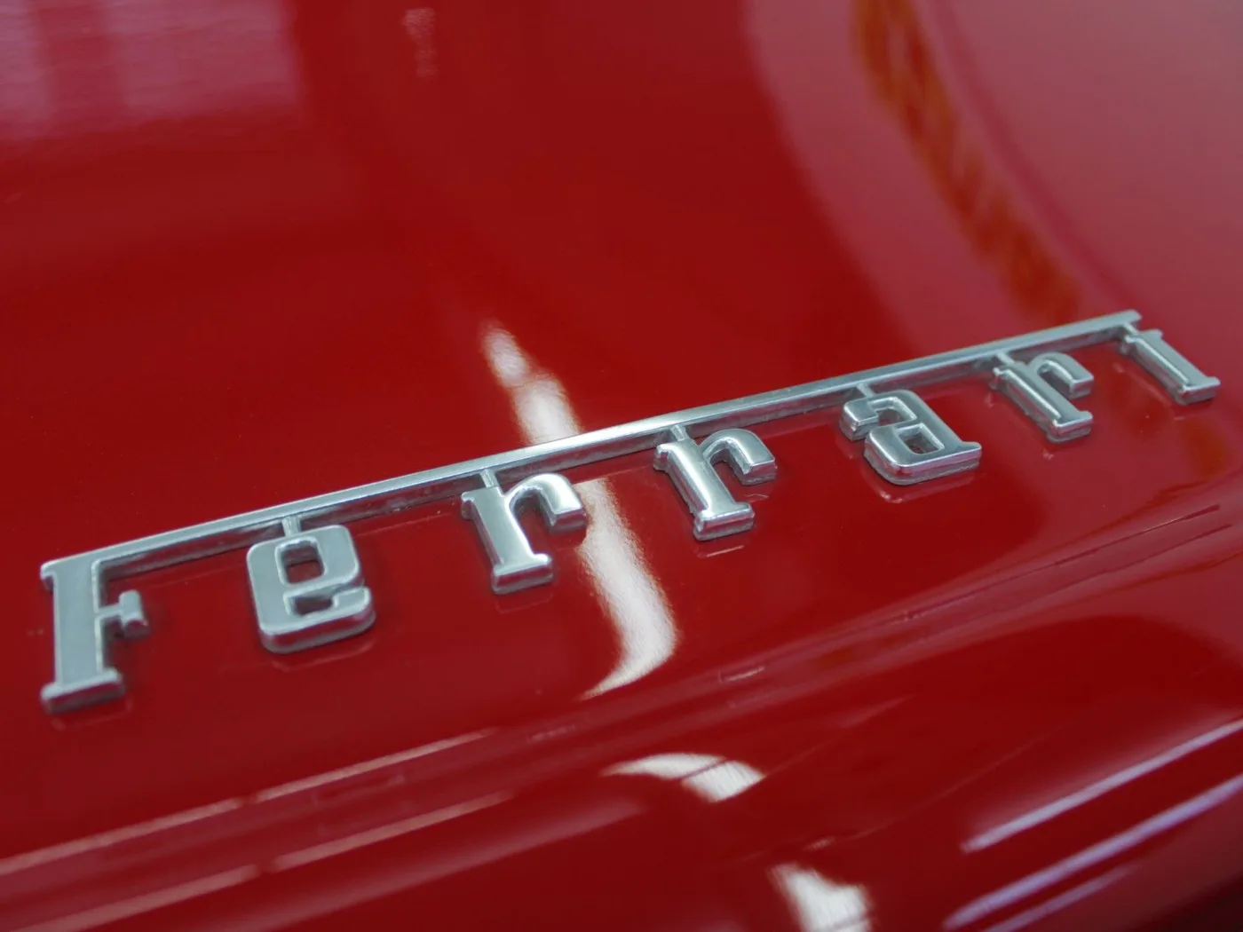 2002 Ferrari 550 Maranello offered by a specialist dealer in Nuremberg, Germany, photo 12 of 15