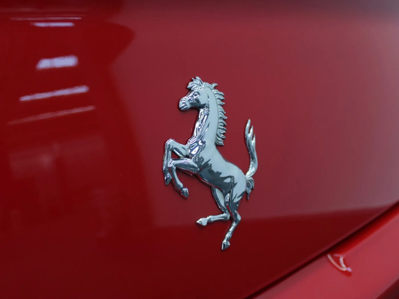 2002 Ferrari 550 Maranello offered by a specialist dealer in Nuremberg, Germany, photo 13 of 15
