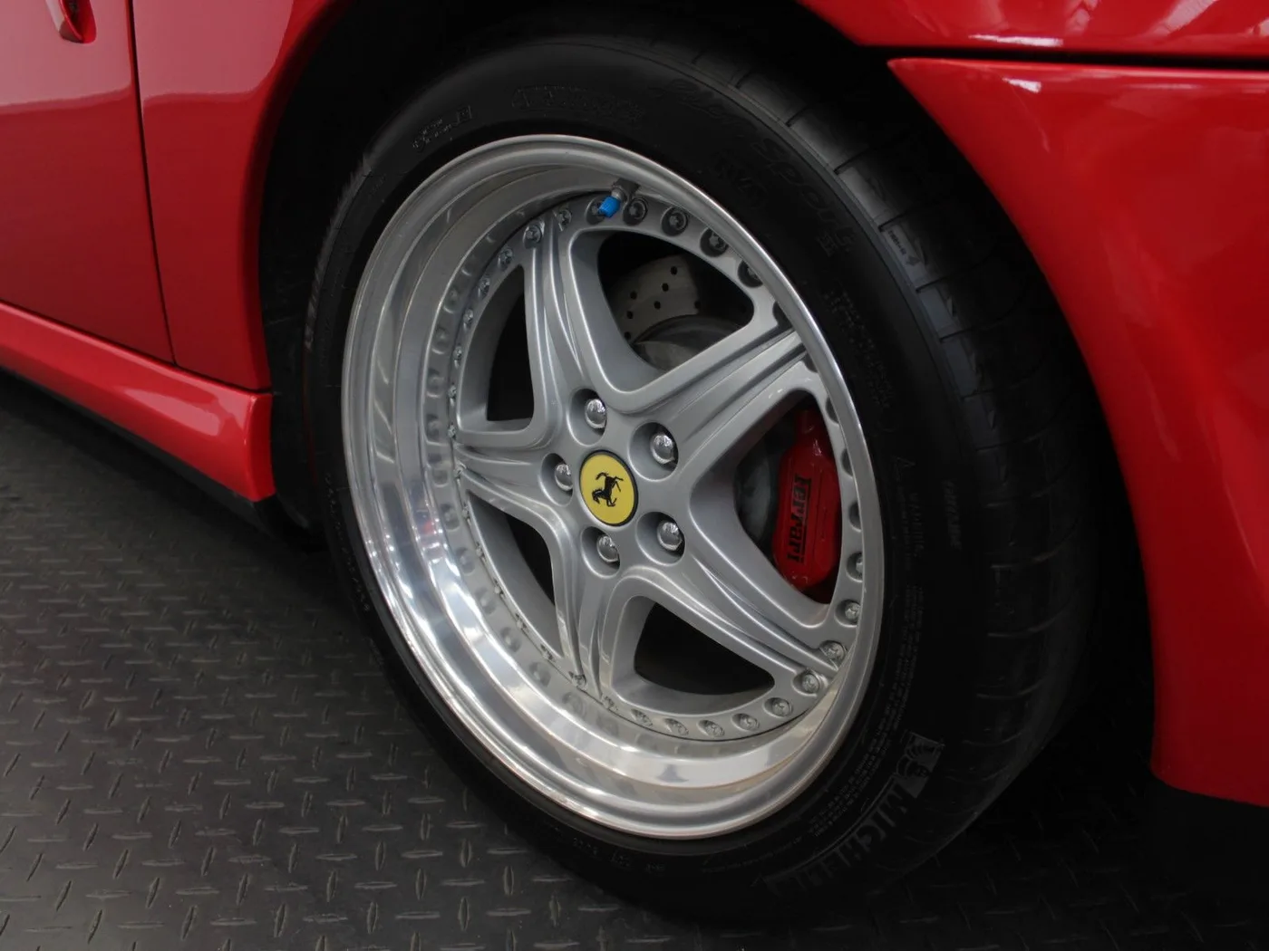 2002 Ferrari 550 Maranello offered by a specialist dealer in Nuremberg, Germany, photo 15 of 15