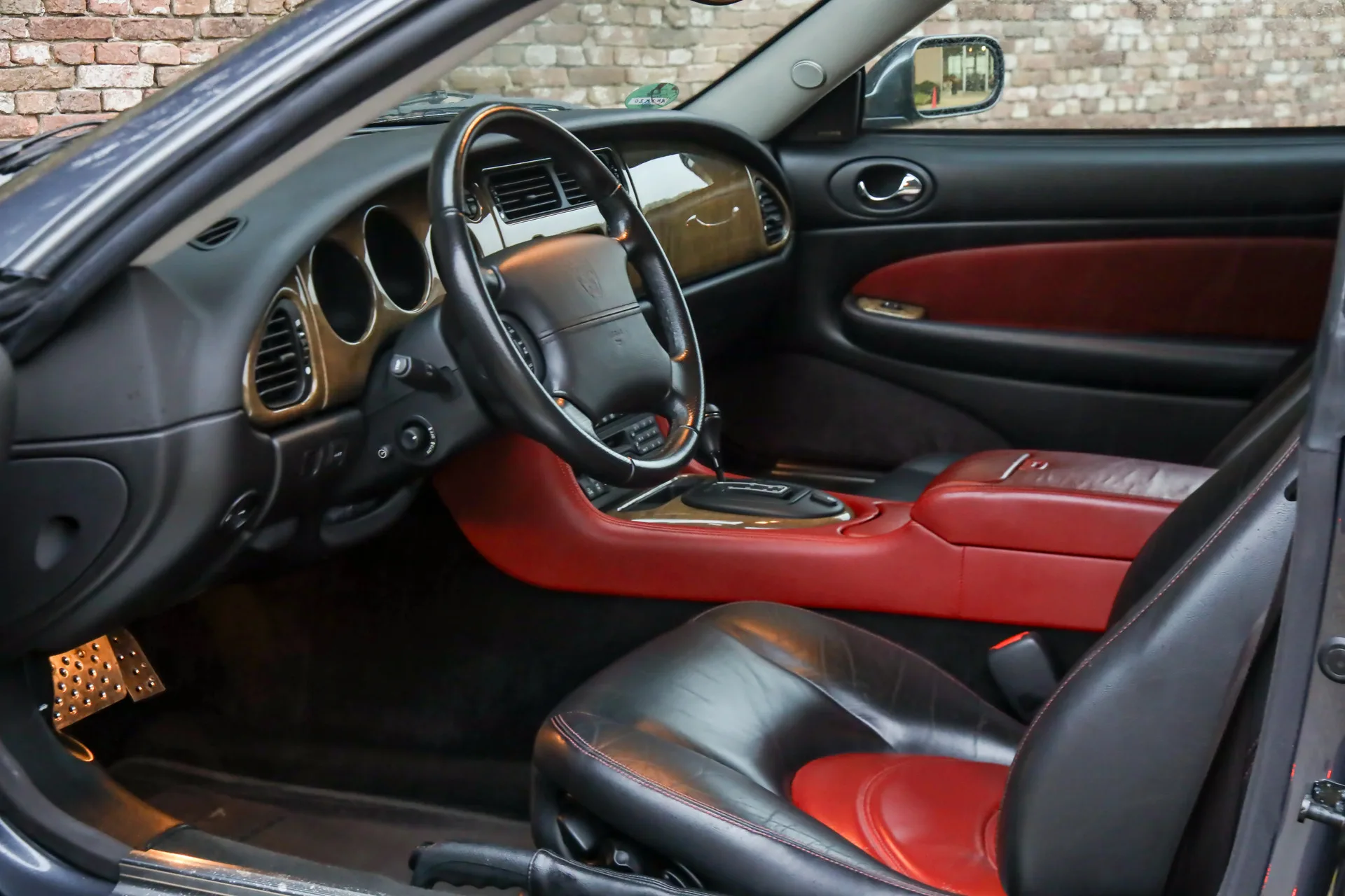 2002 Jaguar XK8 Coupé 4.2, 3/30