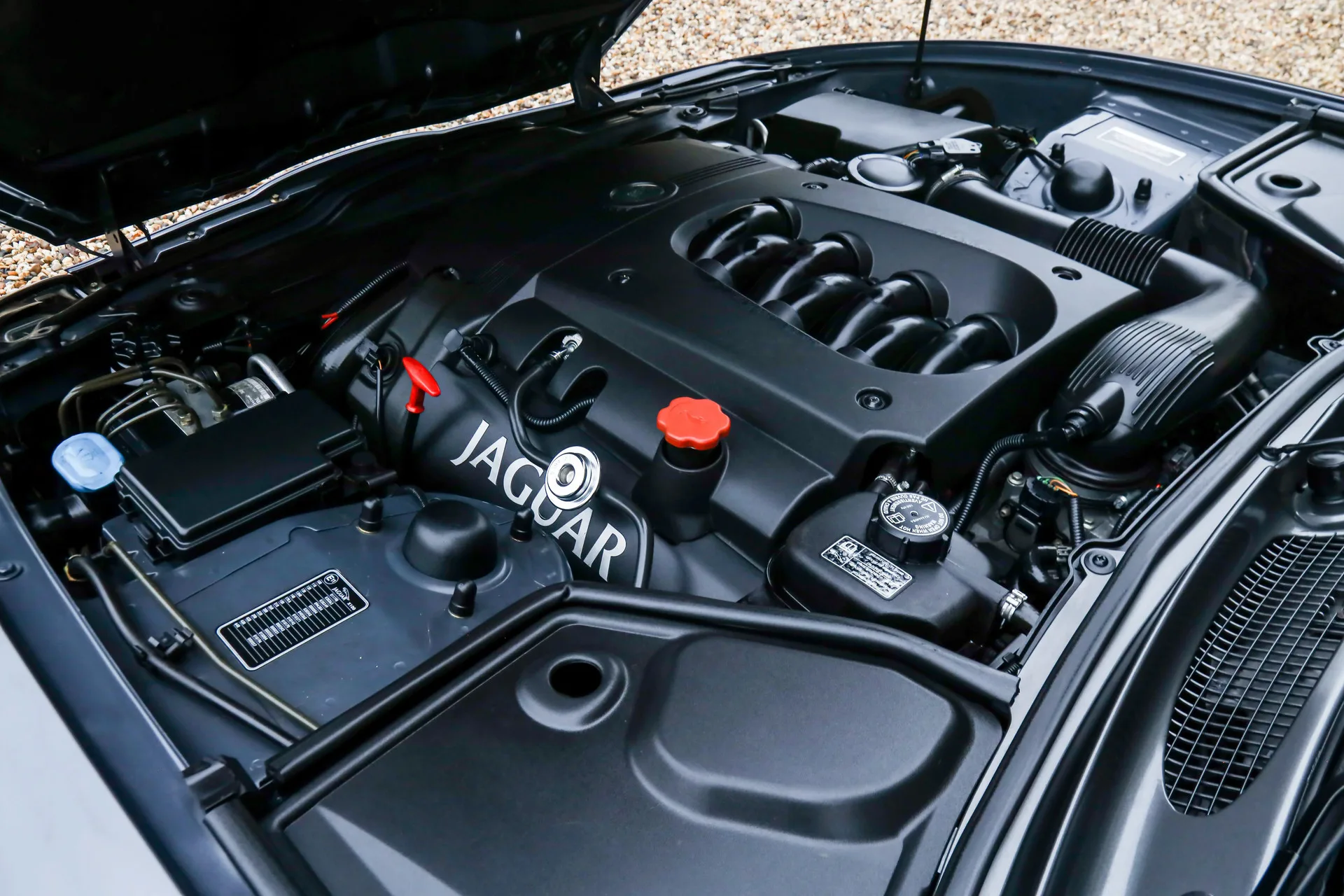 2002 Jaguar XK8 Coupé 4.2, 23/30