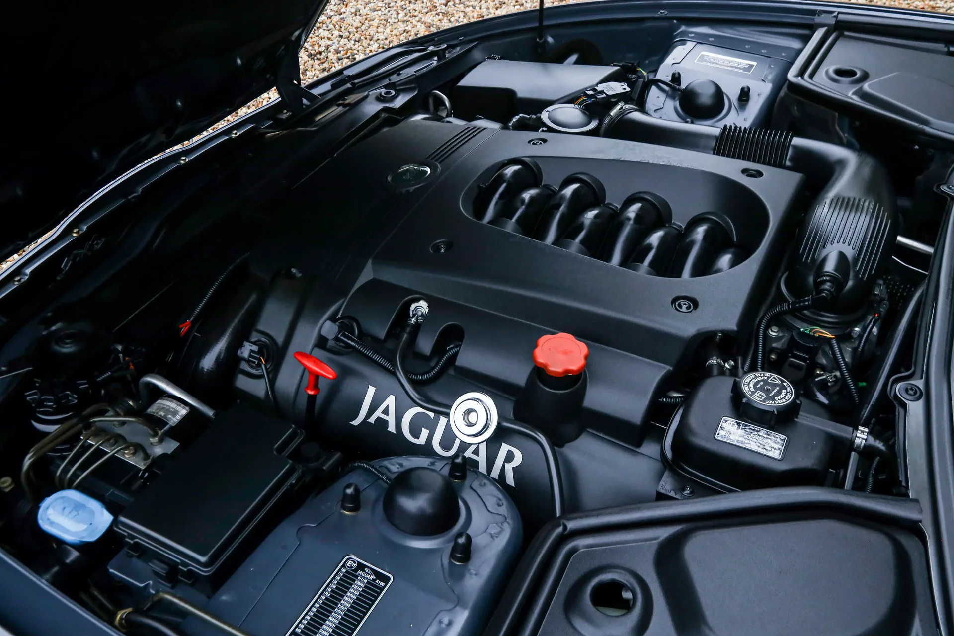 2002 Jaguar XK8 Coupé 4.2, 25/30