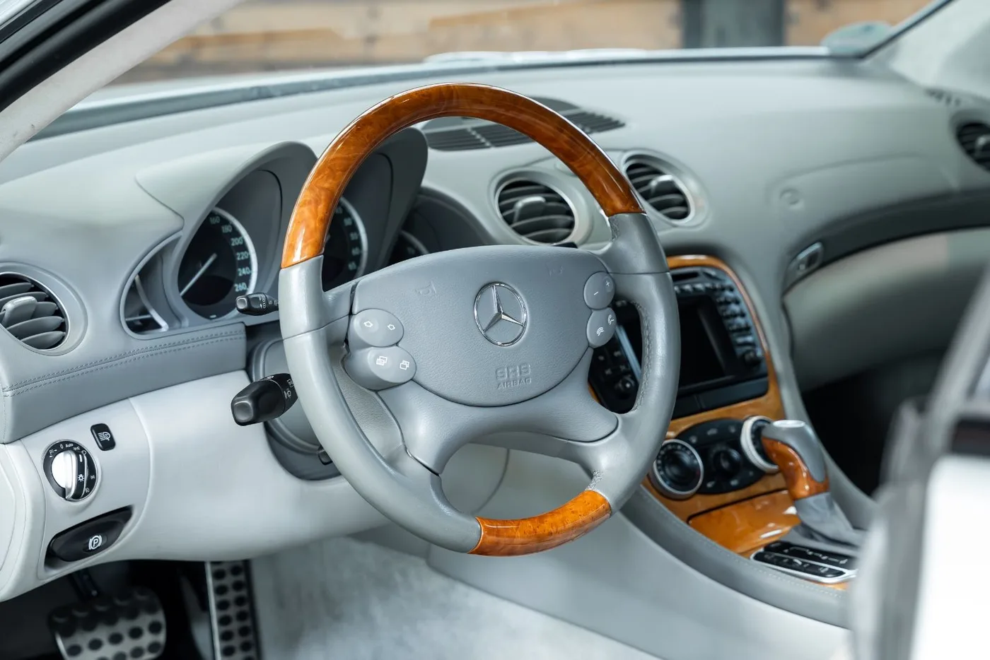 2002 Mercedes-Benz SL 500 angeboten von einem Fachhändler in Neuss, Deutschland, Foto 11 von 25