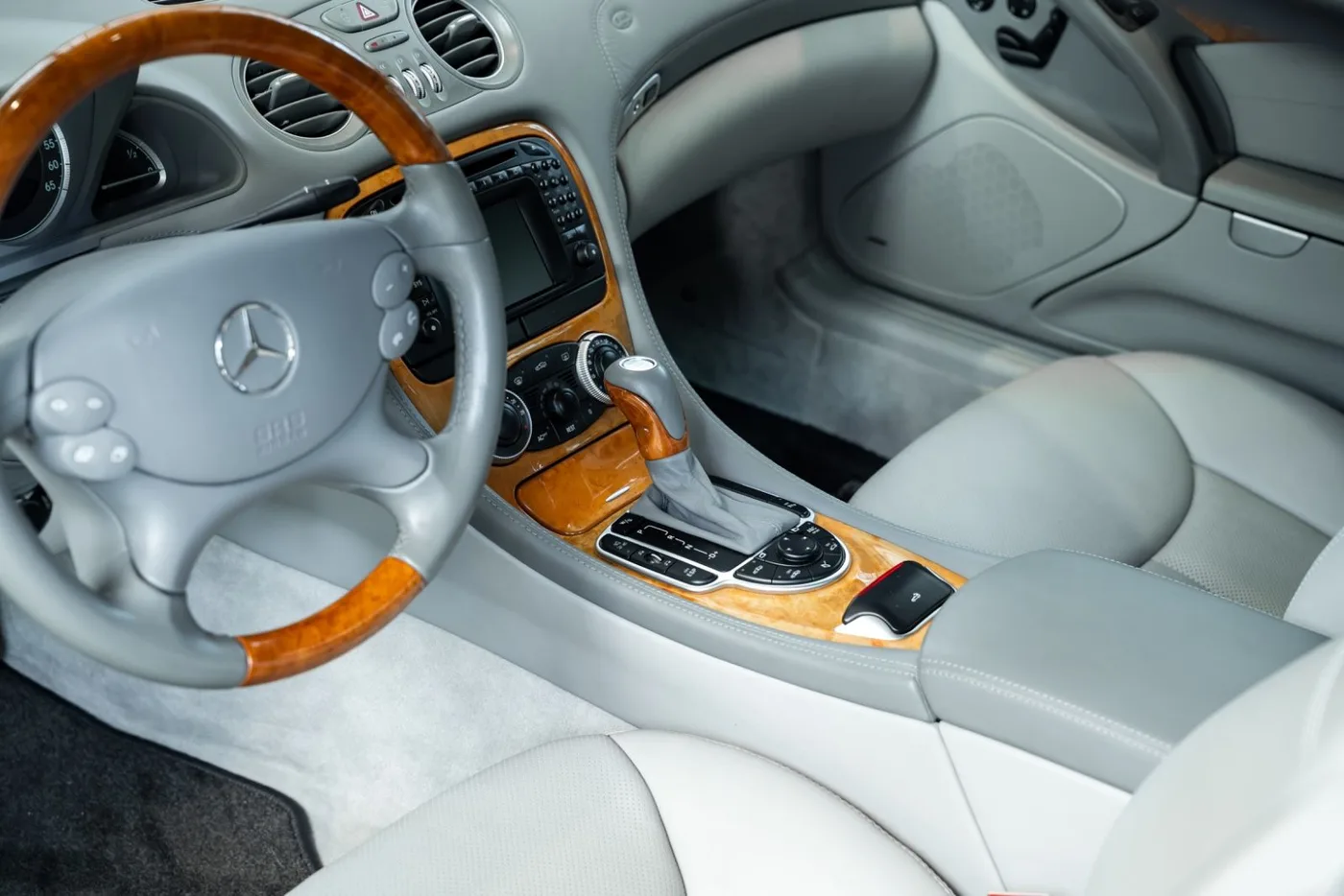 2002 Mercedes-Benz SL 500 angeboten von einem Fachhändler in Neuss, Deutschland, Foto 14 von 25