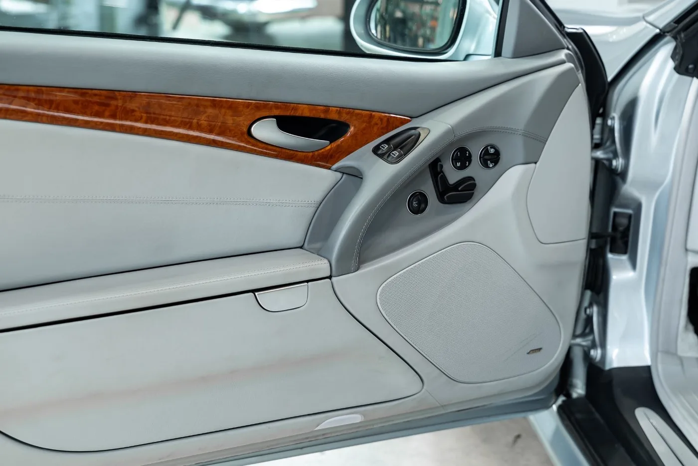2002 Mercedes-Benz SL 500 angeboten von einem Fachhändler in Neuss, Deutschland, Foto 15 von 25