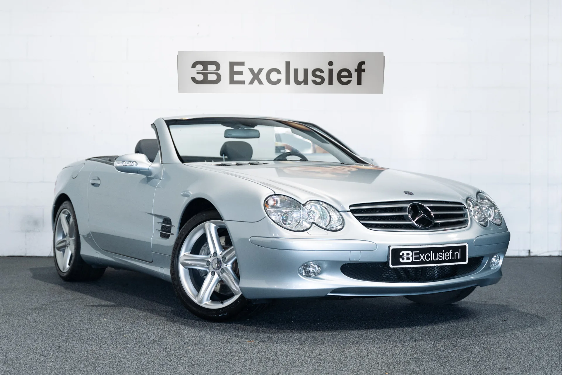 2002 Mercedes-Benz SL 500 angeboten von einem Fachhändler in Rotterdam, Niederlande, Hauptfoto
