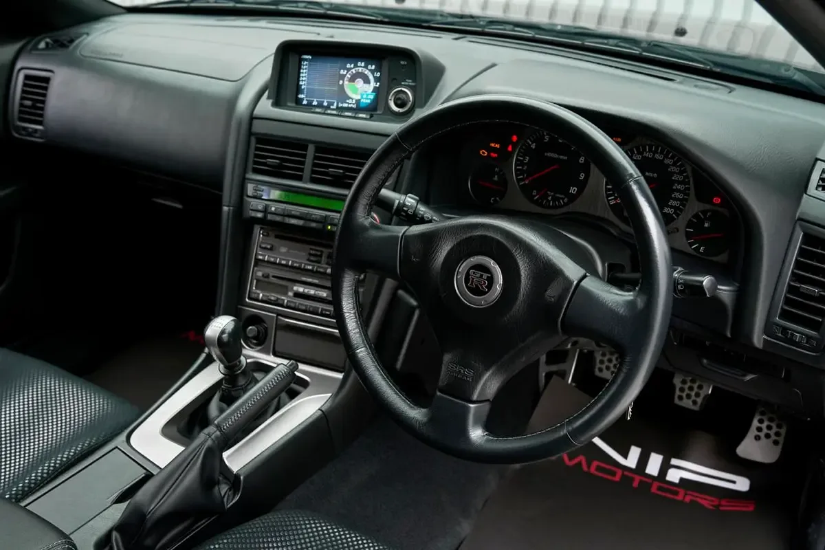 2002 Nissan Skyline GT-R, 13/15