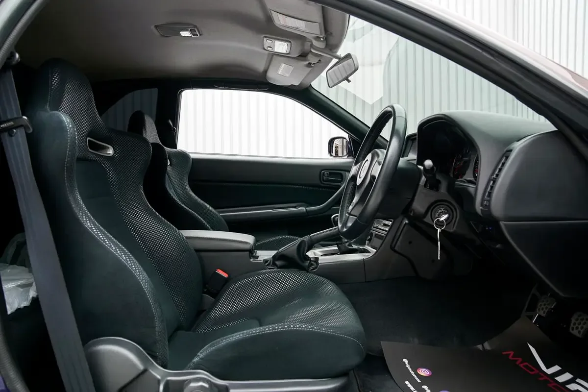 2002 Nissan Skyline GT-R, 14/15