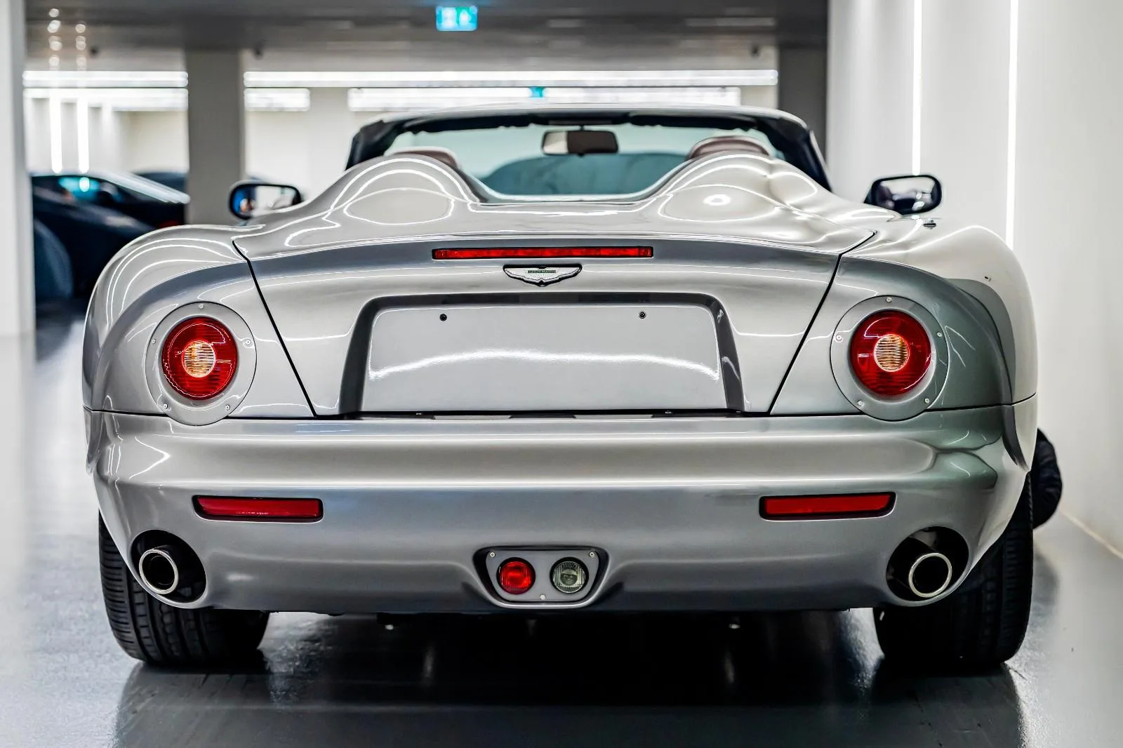 2003 Aston Martin DB AR1 Zagato, 26/27