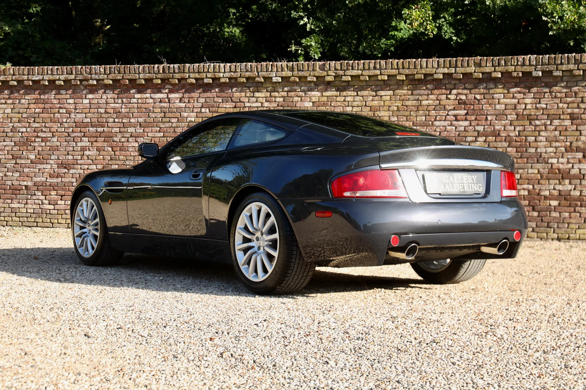 2003 Aston Martin V12 Vanquish, 2/30