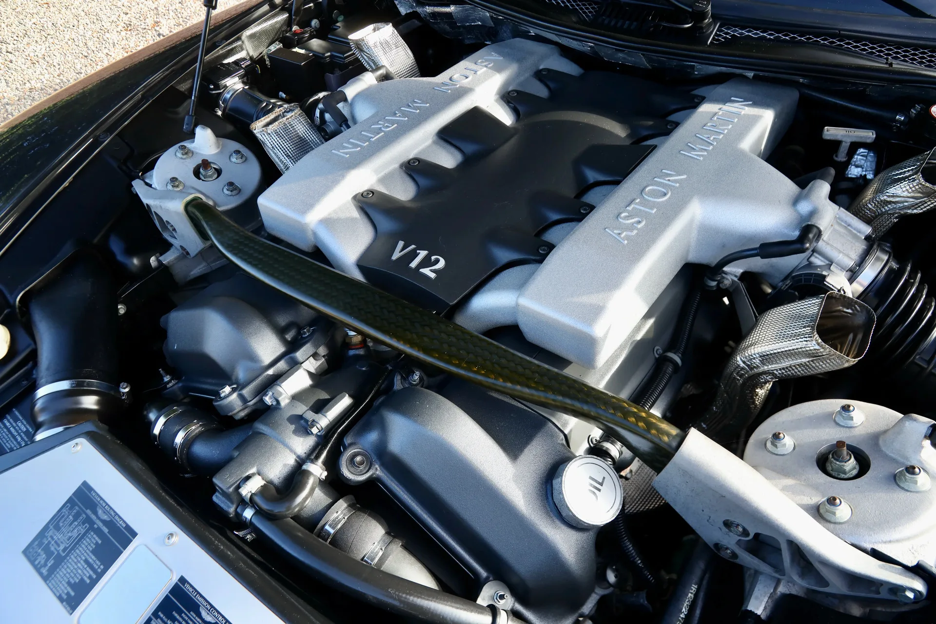 2003 Aston Martin V12 Vanquish, 12/30