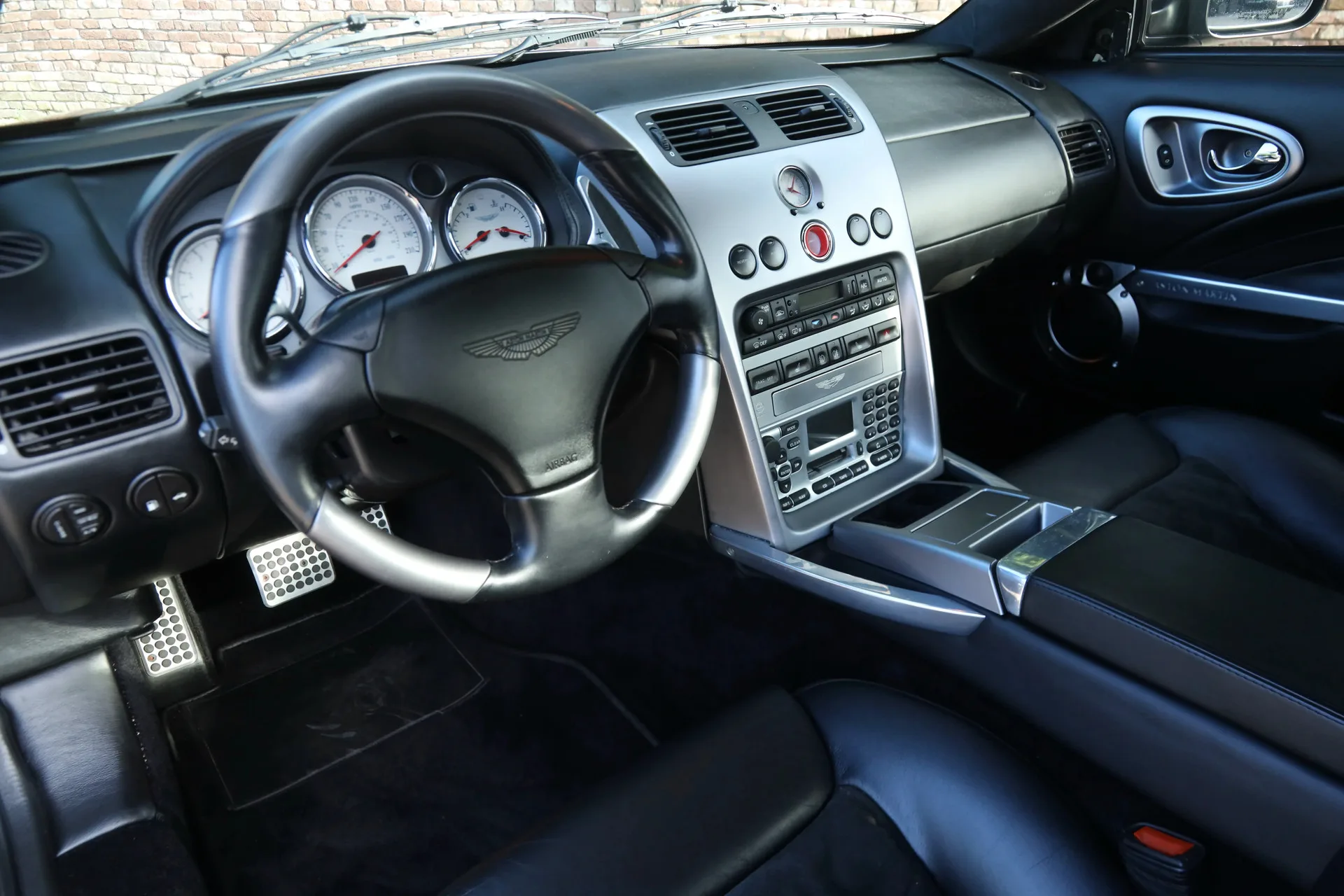 2003 Aston Martin V12 Vanquish, 19/30