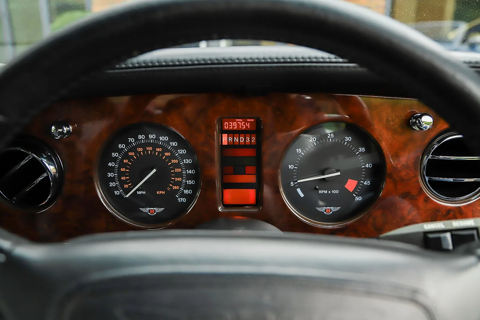 2003 Bentley Azure Mulliner, 28/30