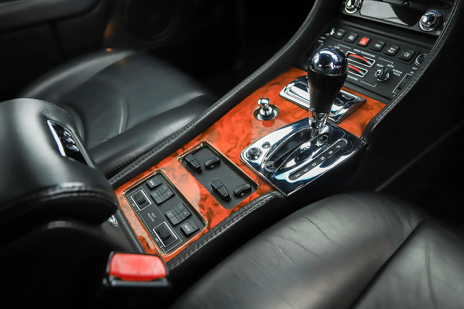 2003 Bentley Azure Mulliner, 29/30