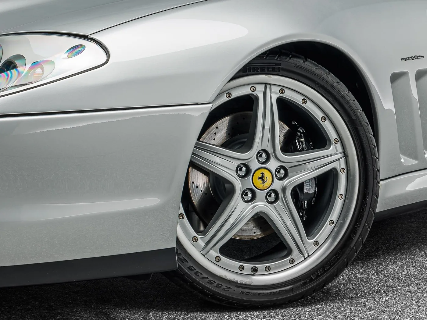 2003 Ferrari 575M Maranello proposée par un concessionnaire spécialisé à Böblingen, Allemagne, photo 9 sur 15