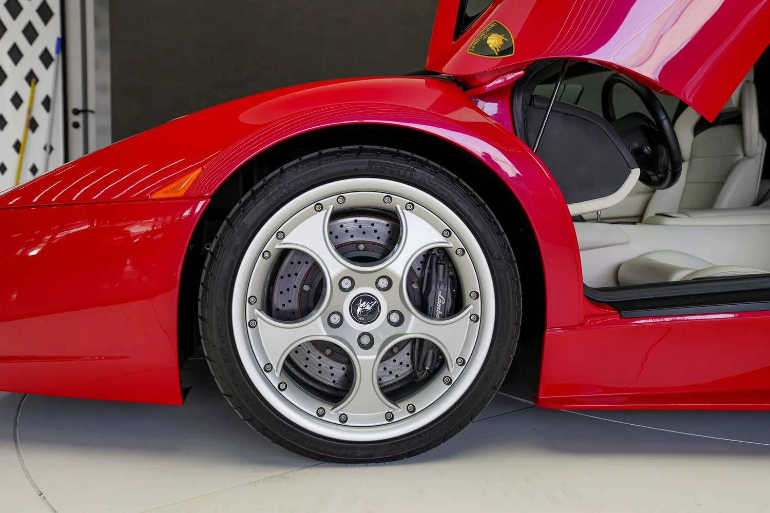 2003 Lamborghini Murciélago, 7/13