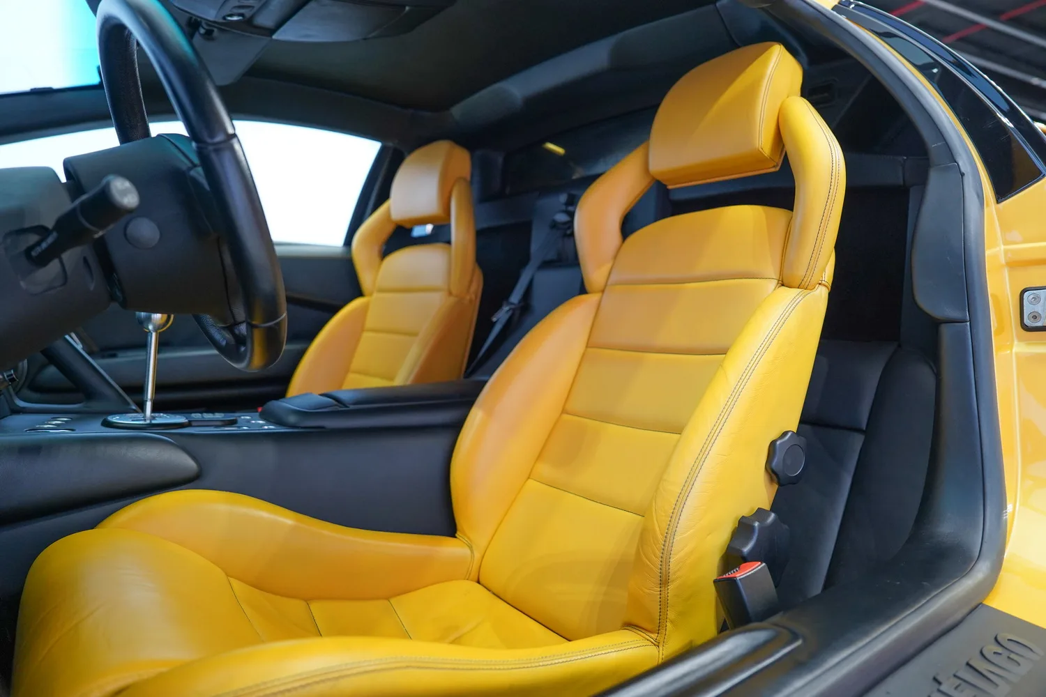 2003 Lamborghini Murciélago, 12/16